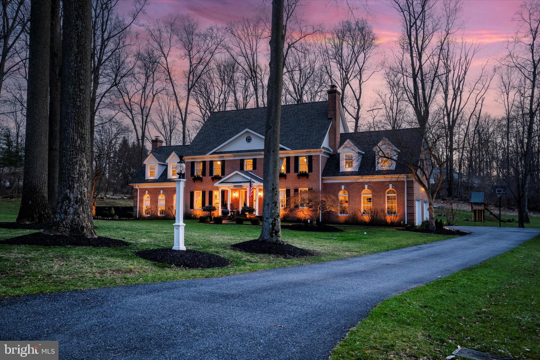 OKEHOCKING HILLS - Residential