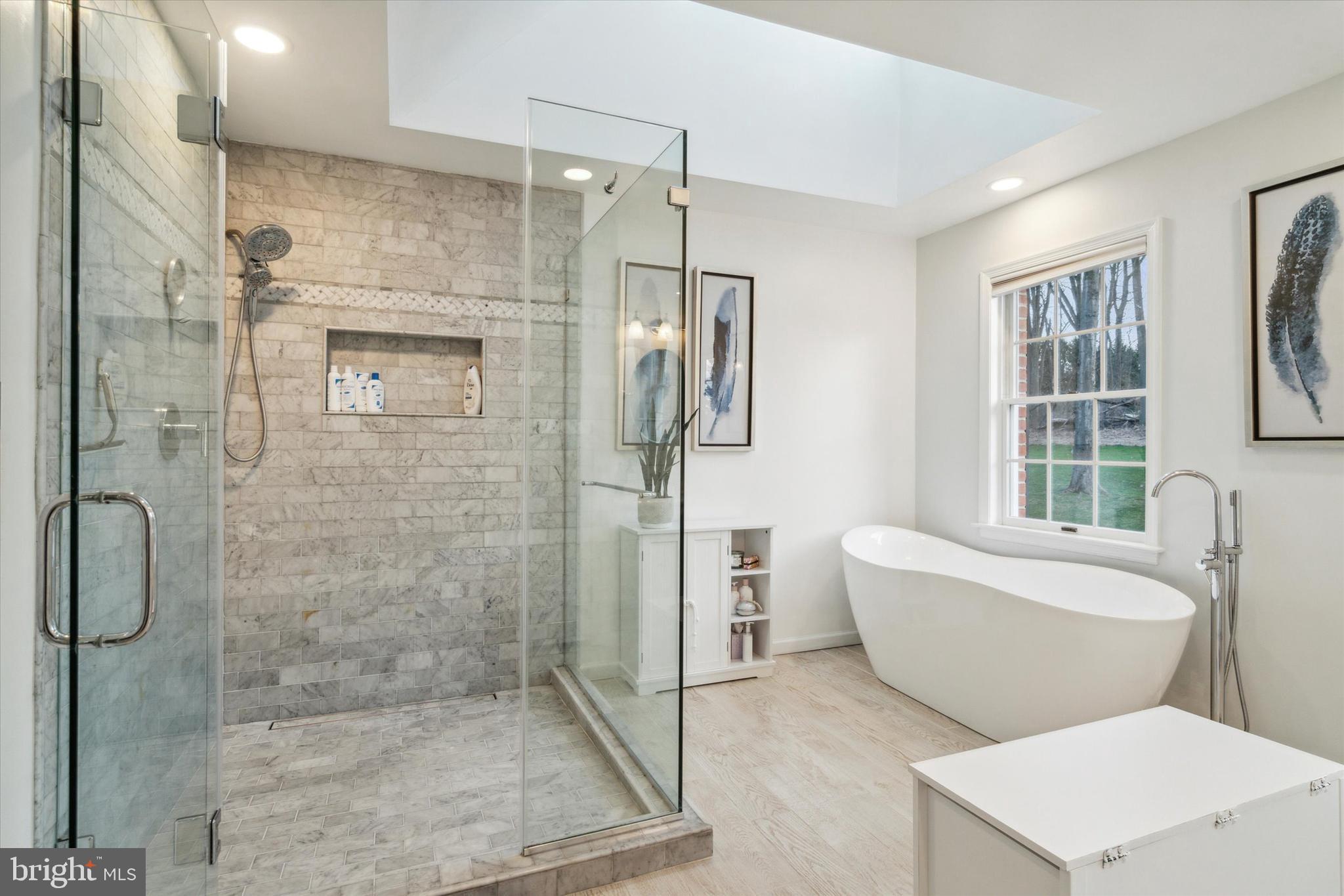 OKEHOCKING HILLS - Residential