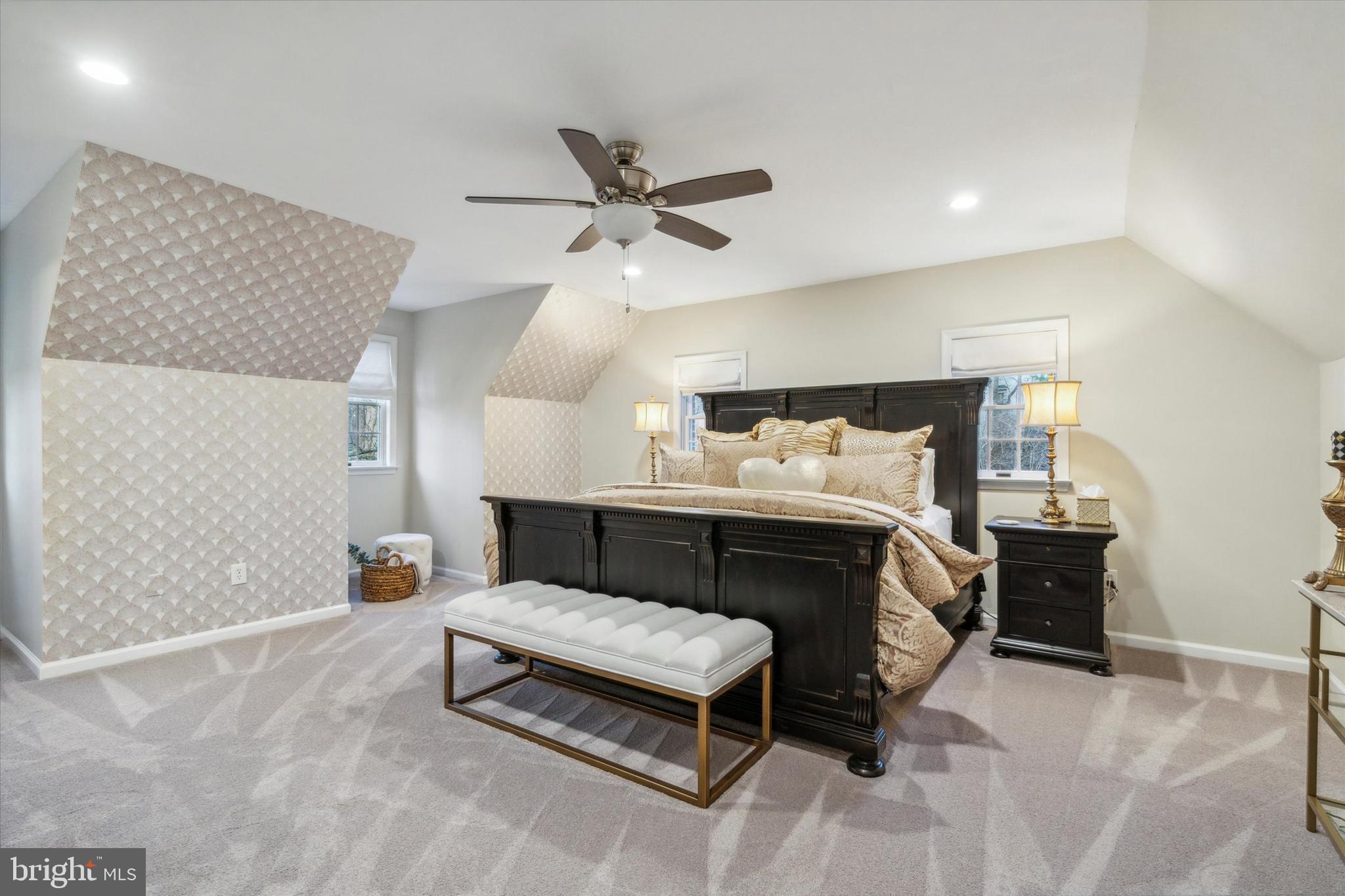 OKEHOCKING HILLS - Residential