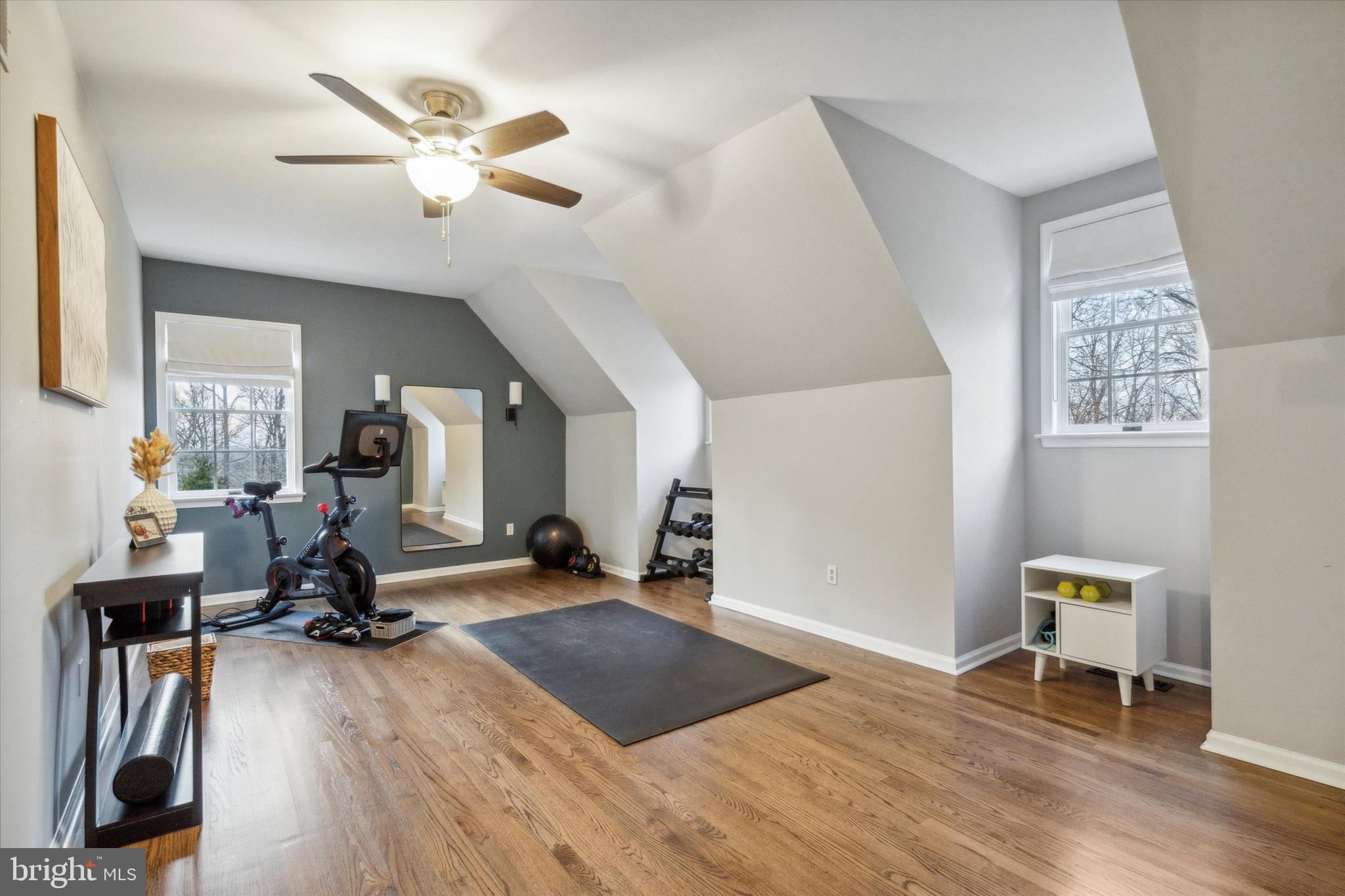 OKEHOCKING HILLS - Residential