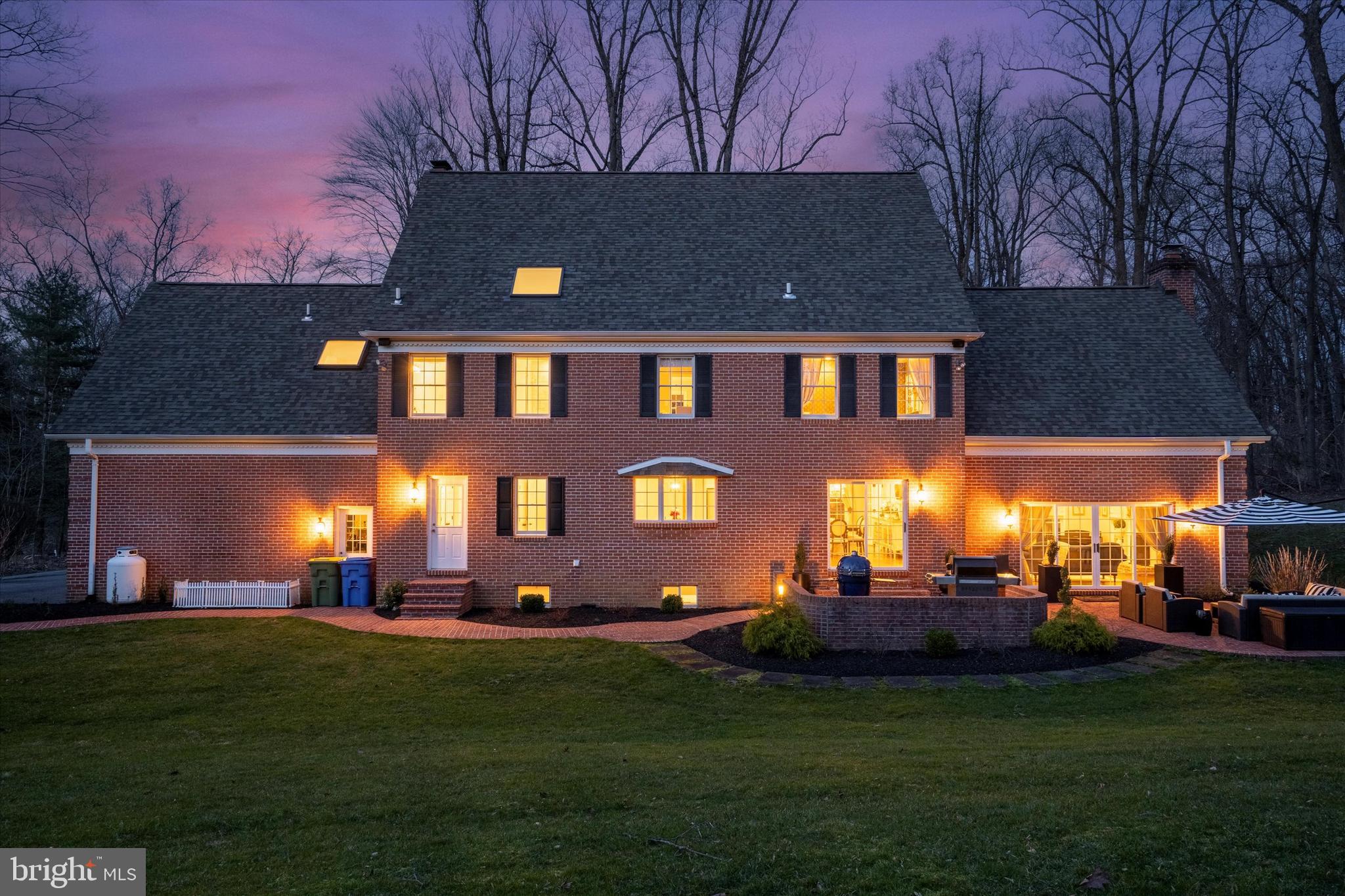 OKEHOCKING HILLS - Residential