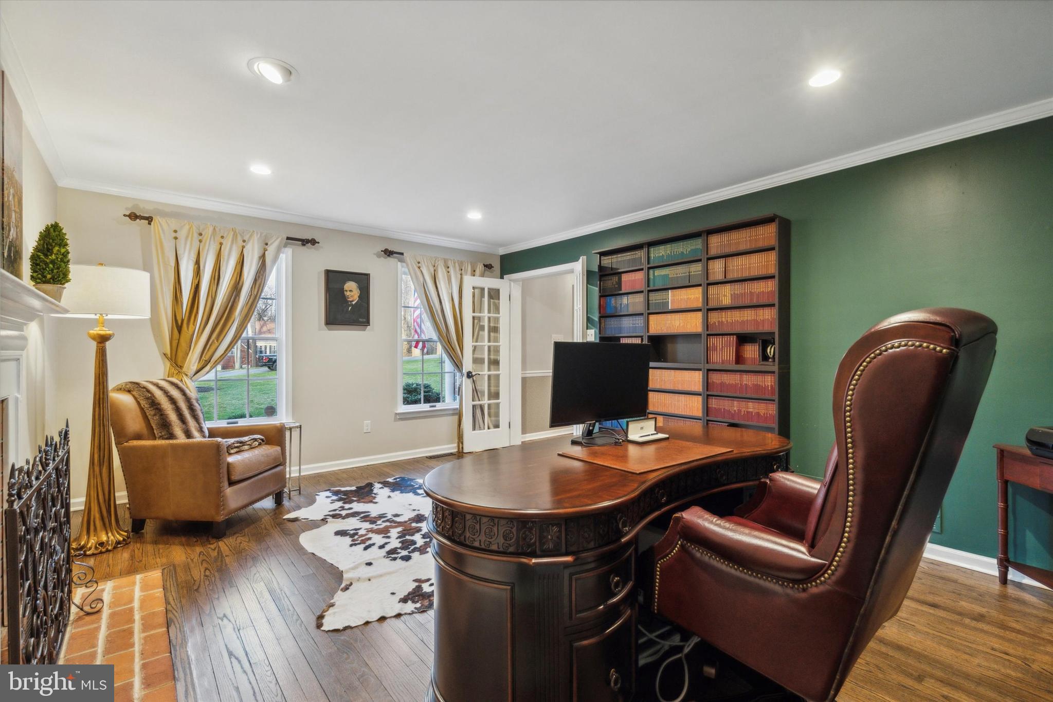 OKEHOCKING HILLS - Residential