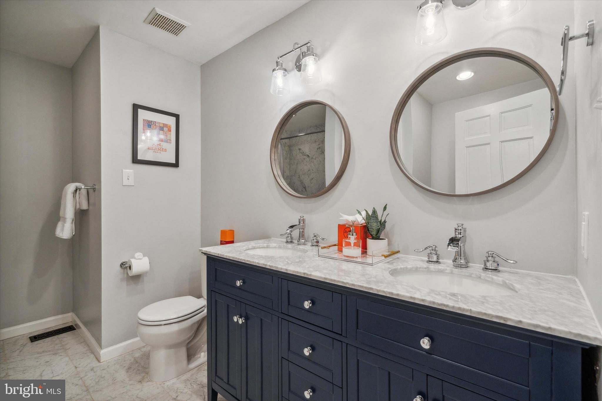 OKEHOCKING HILLS - Residential