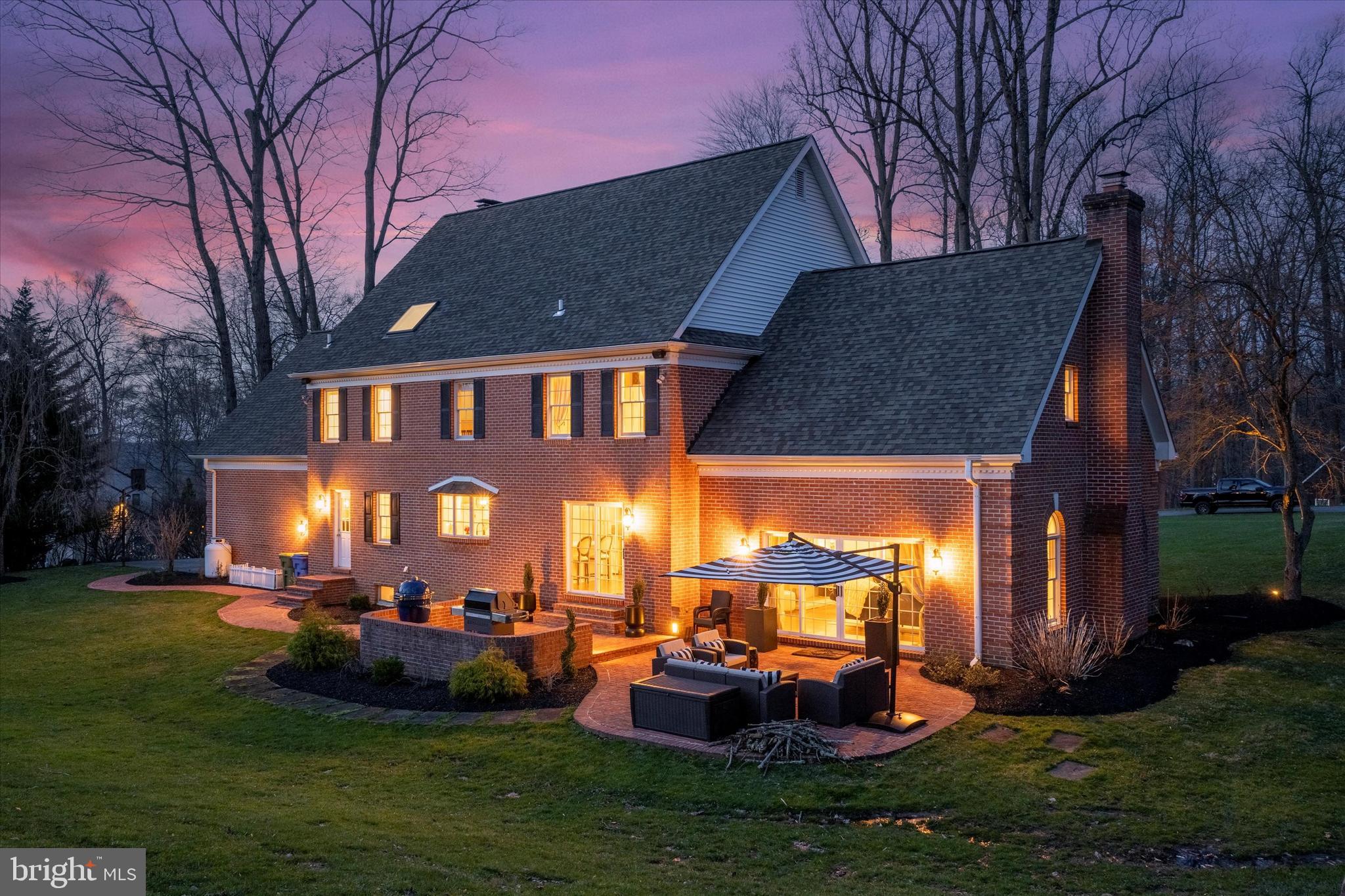 OKEHOCKING HILLS - Residential