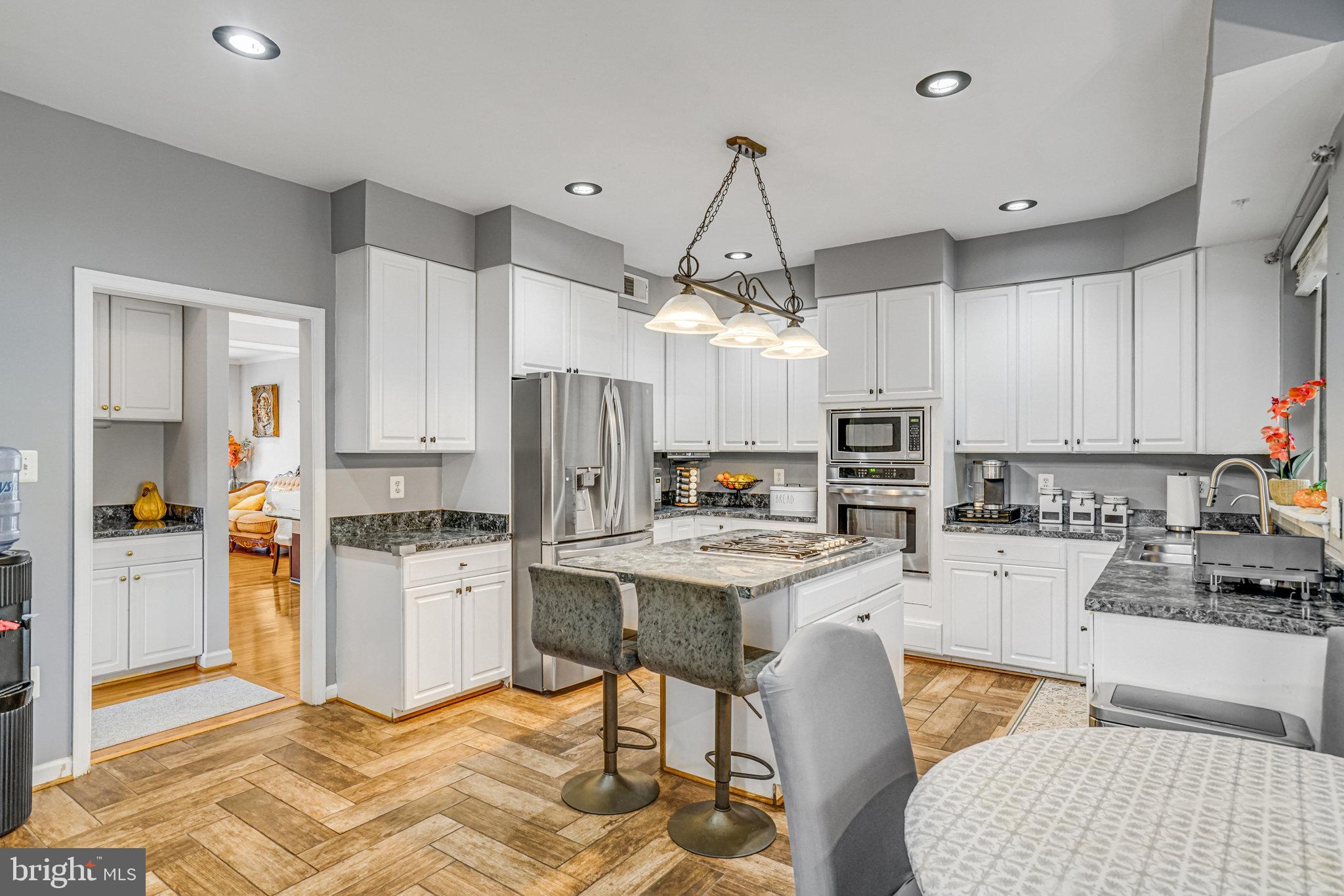 FALLS CHURCH - Residential