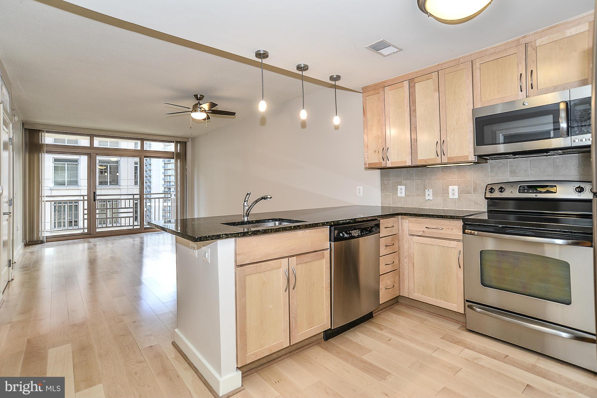 LIBERTY CENTER - Residential Lease