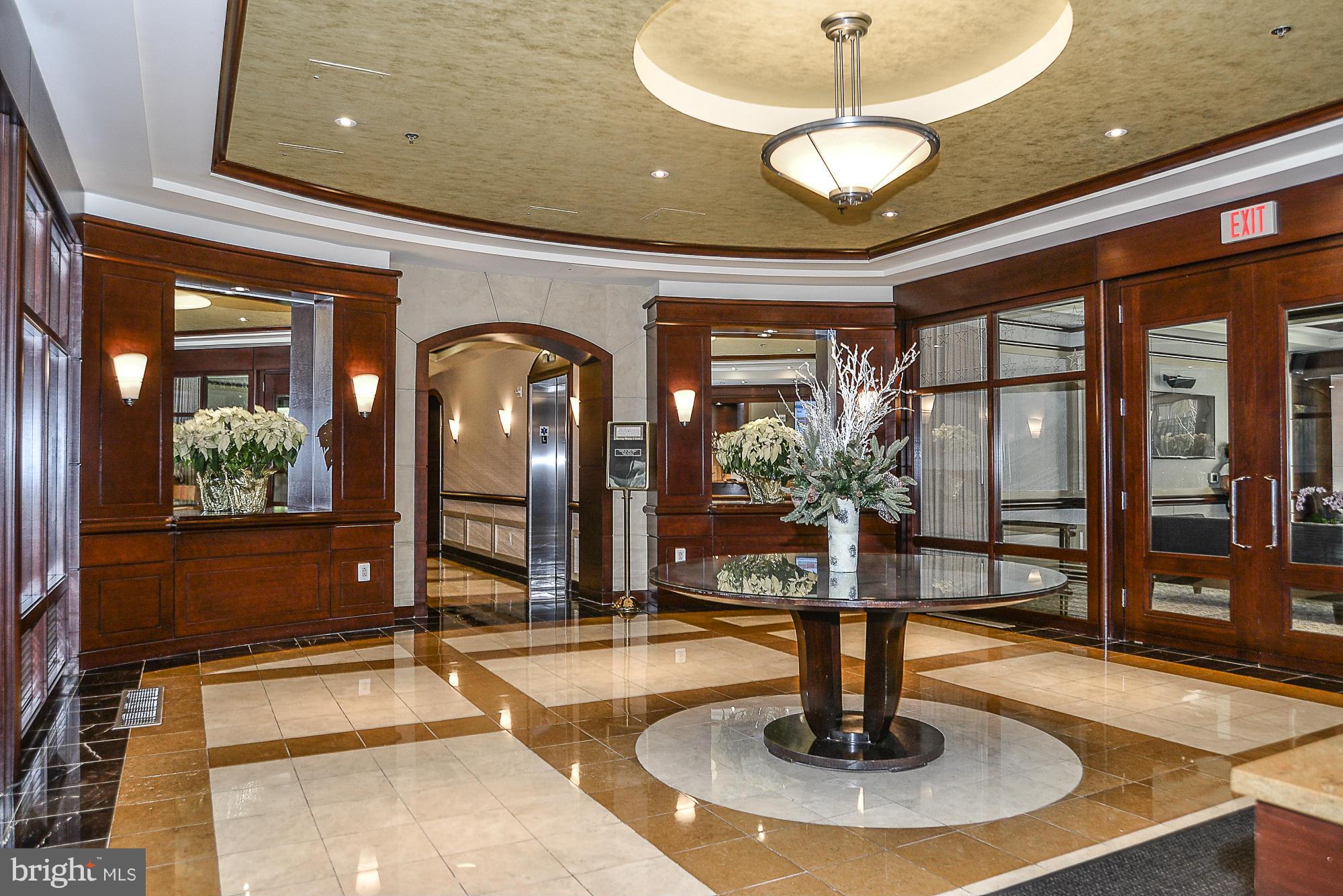 LIBERTY CENTER - Residential Lease