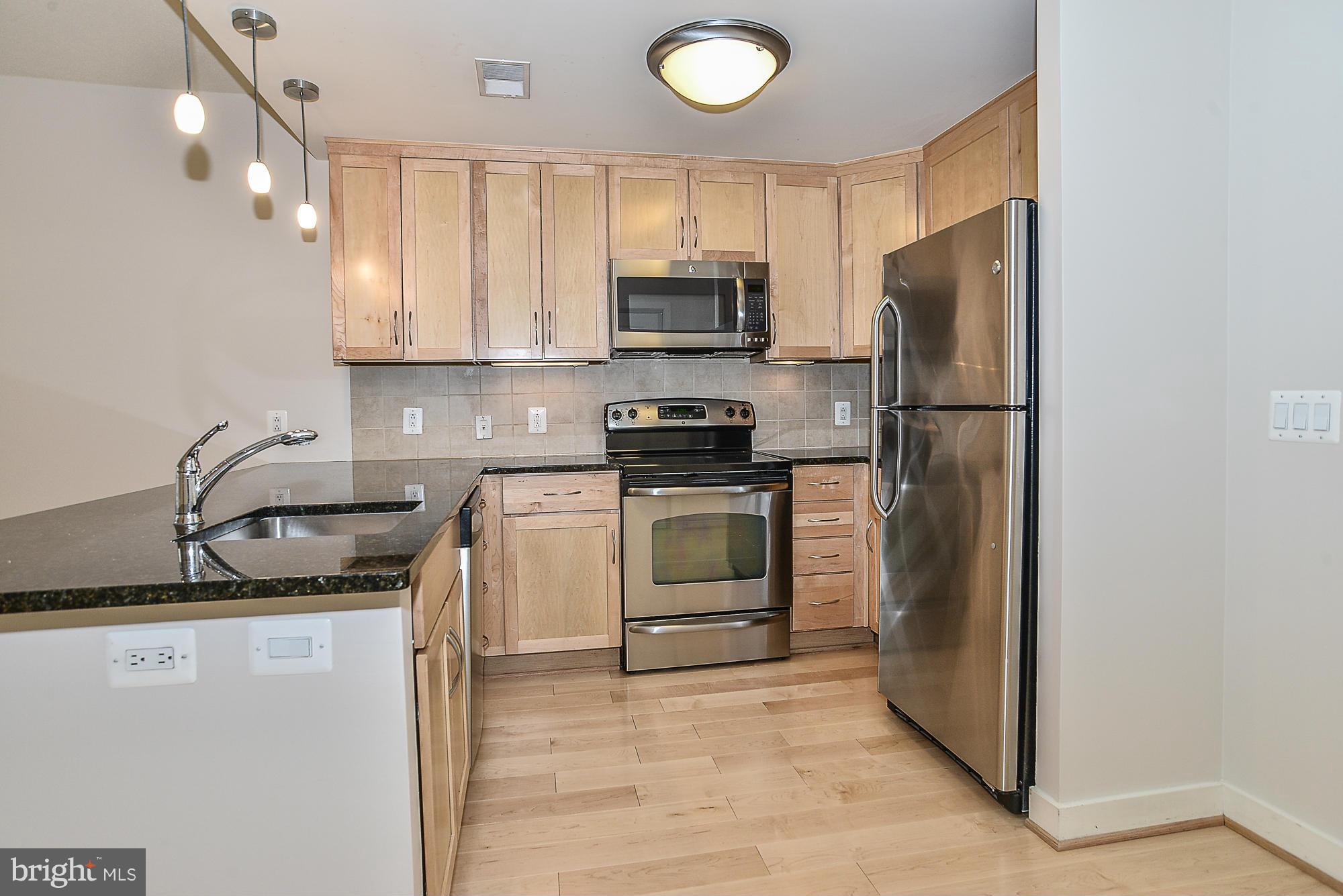 LIBERTY CENTER - Residential Lease