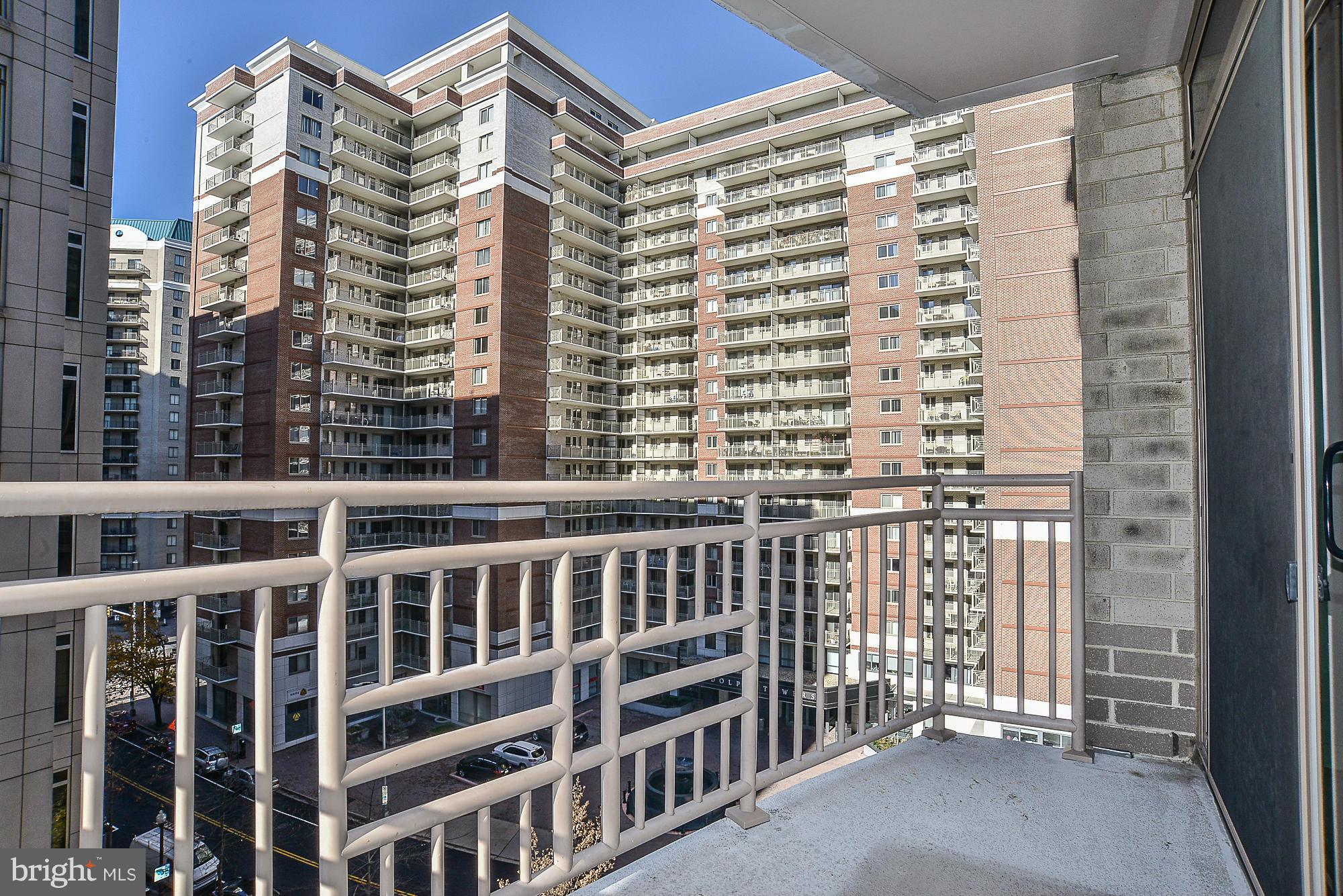 LIBERTY CENTER - Residential Lease