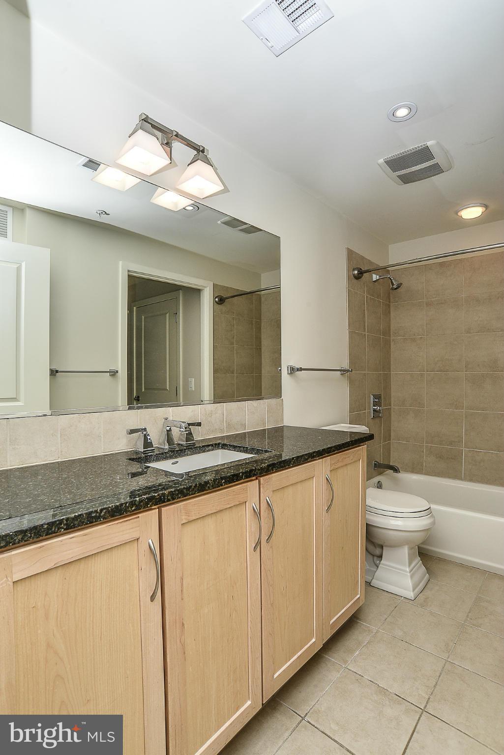 LIBERTY CENTER - Residential Lease