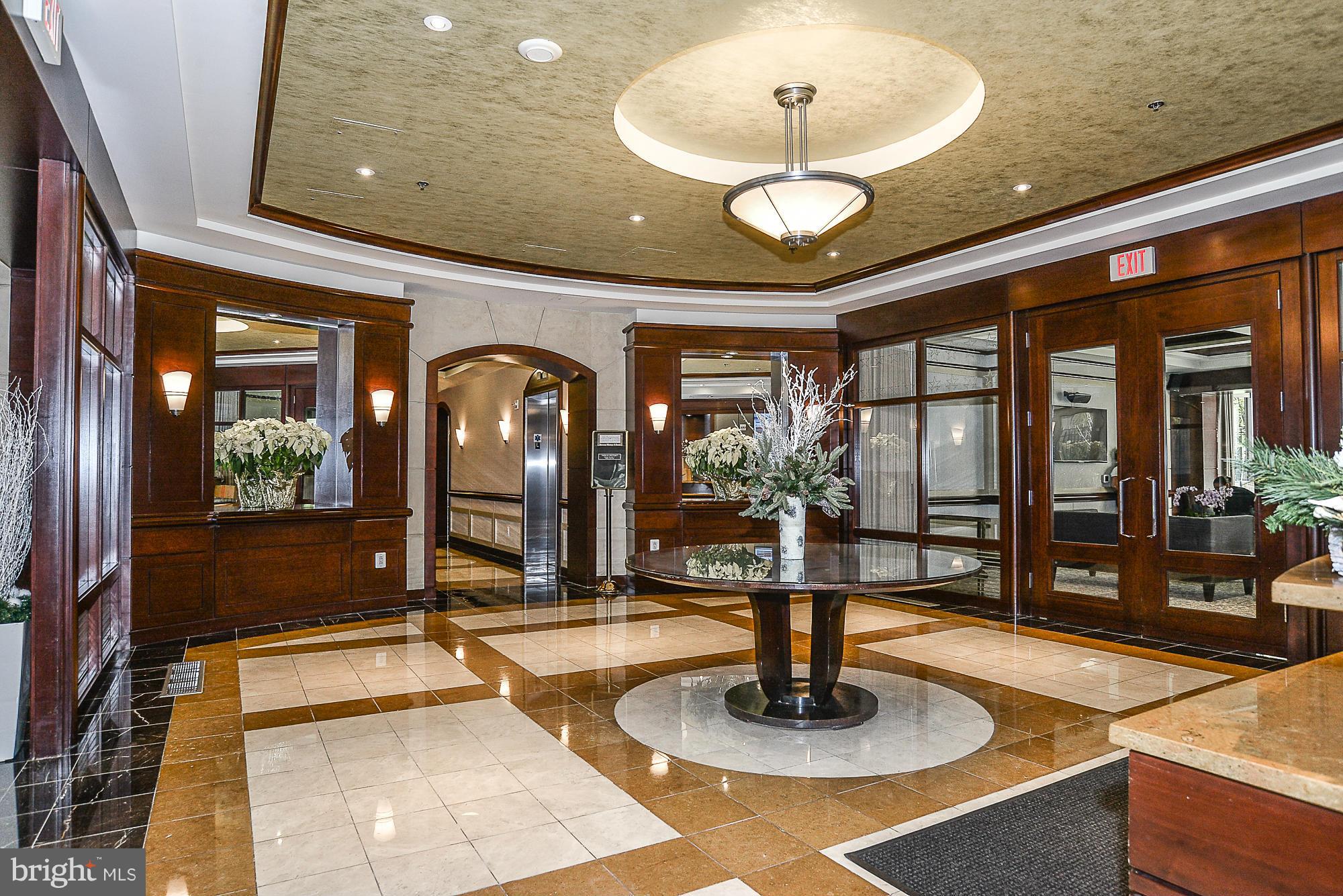 LIBERTY CENTER - Residential Lease