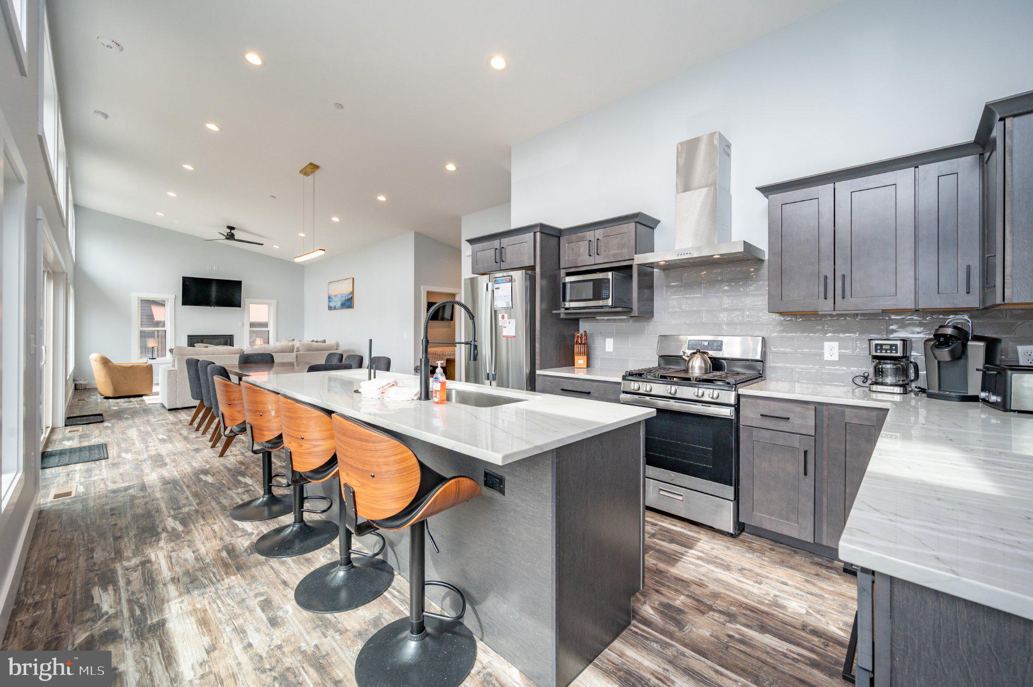 78 GLEN COVE CIRCLE