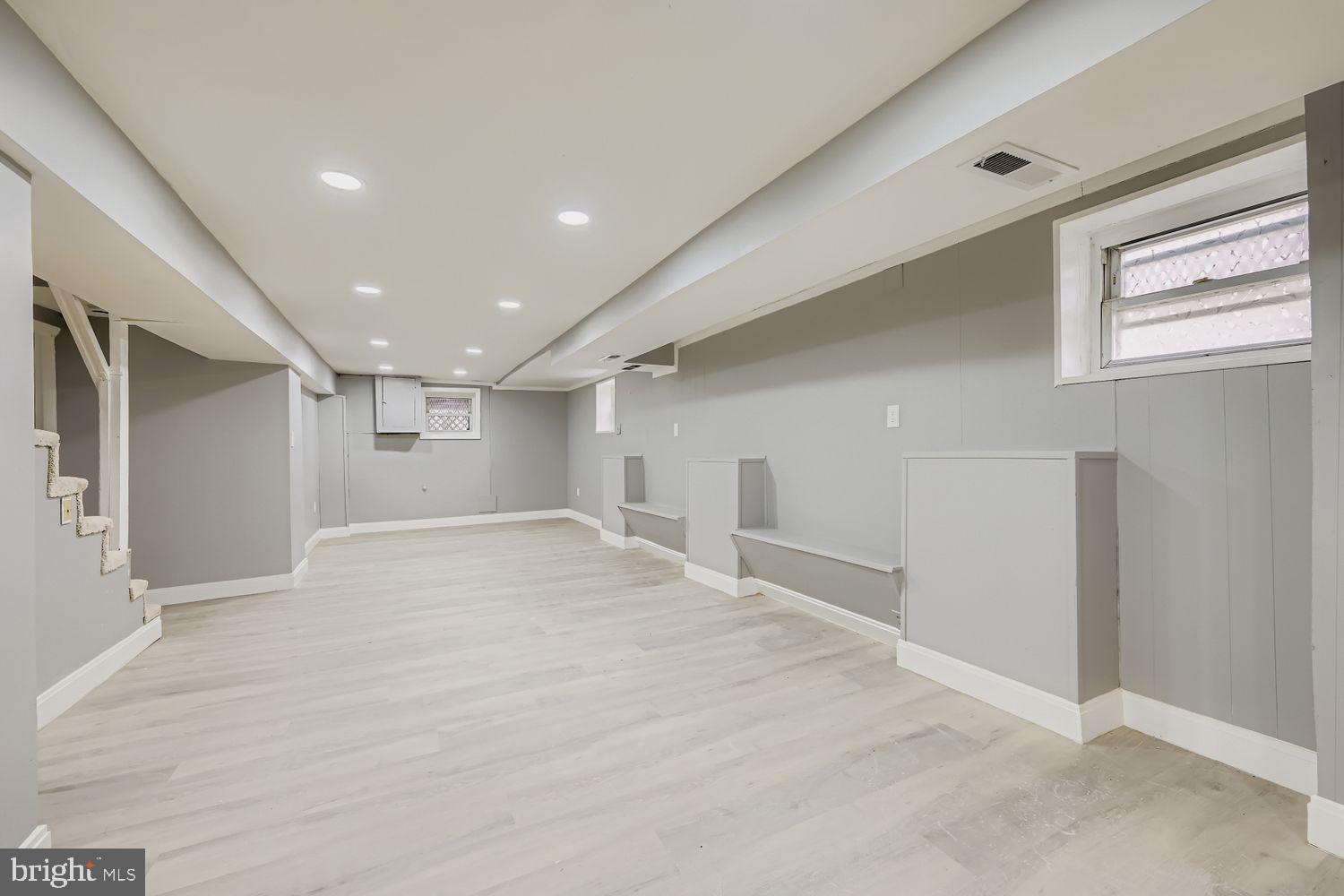 WEST ARLINGTON - Residential