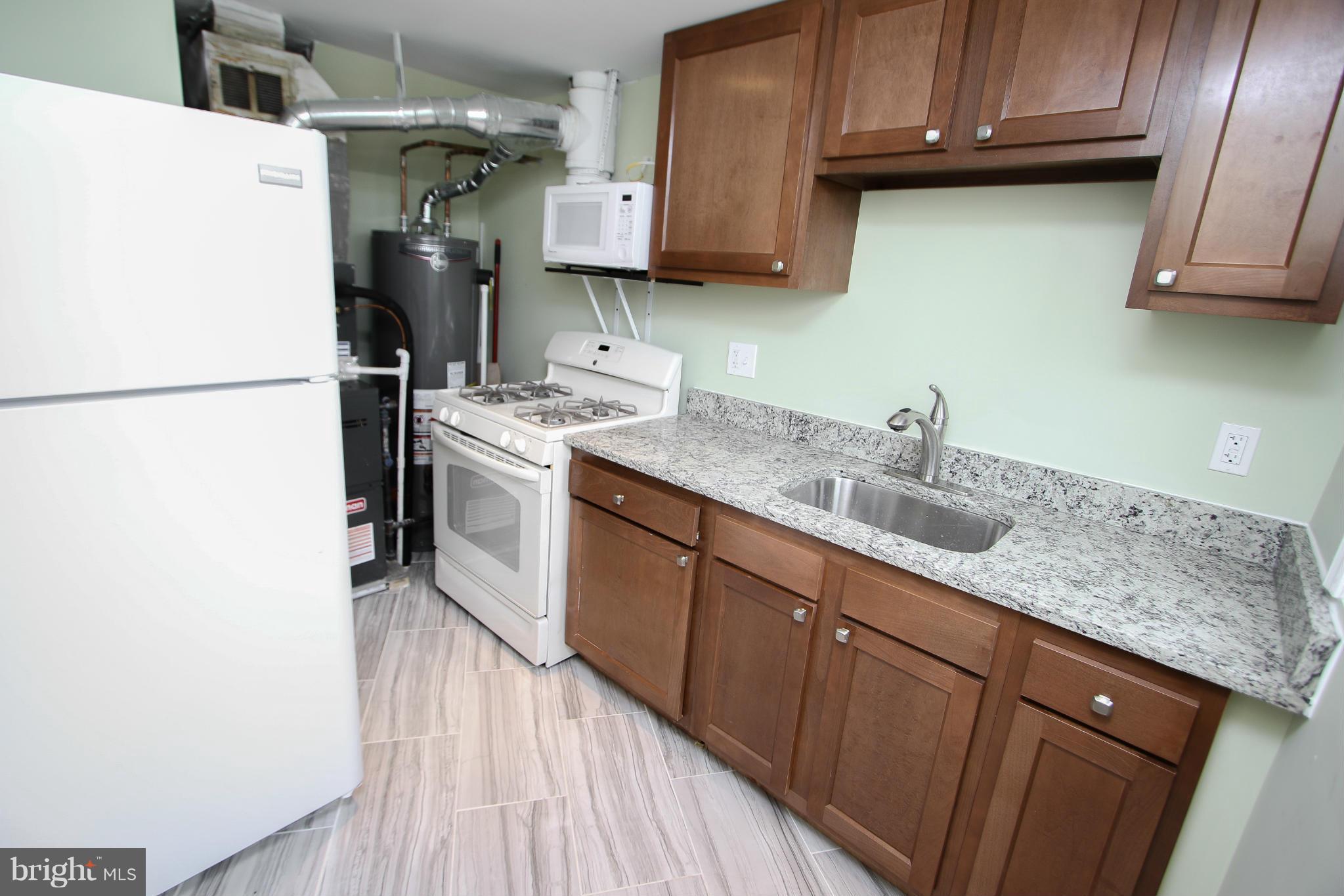 IVERSON MEWS CONDOMINIUM - Residential