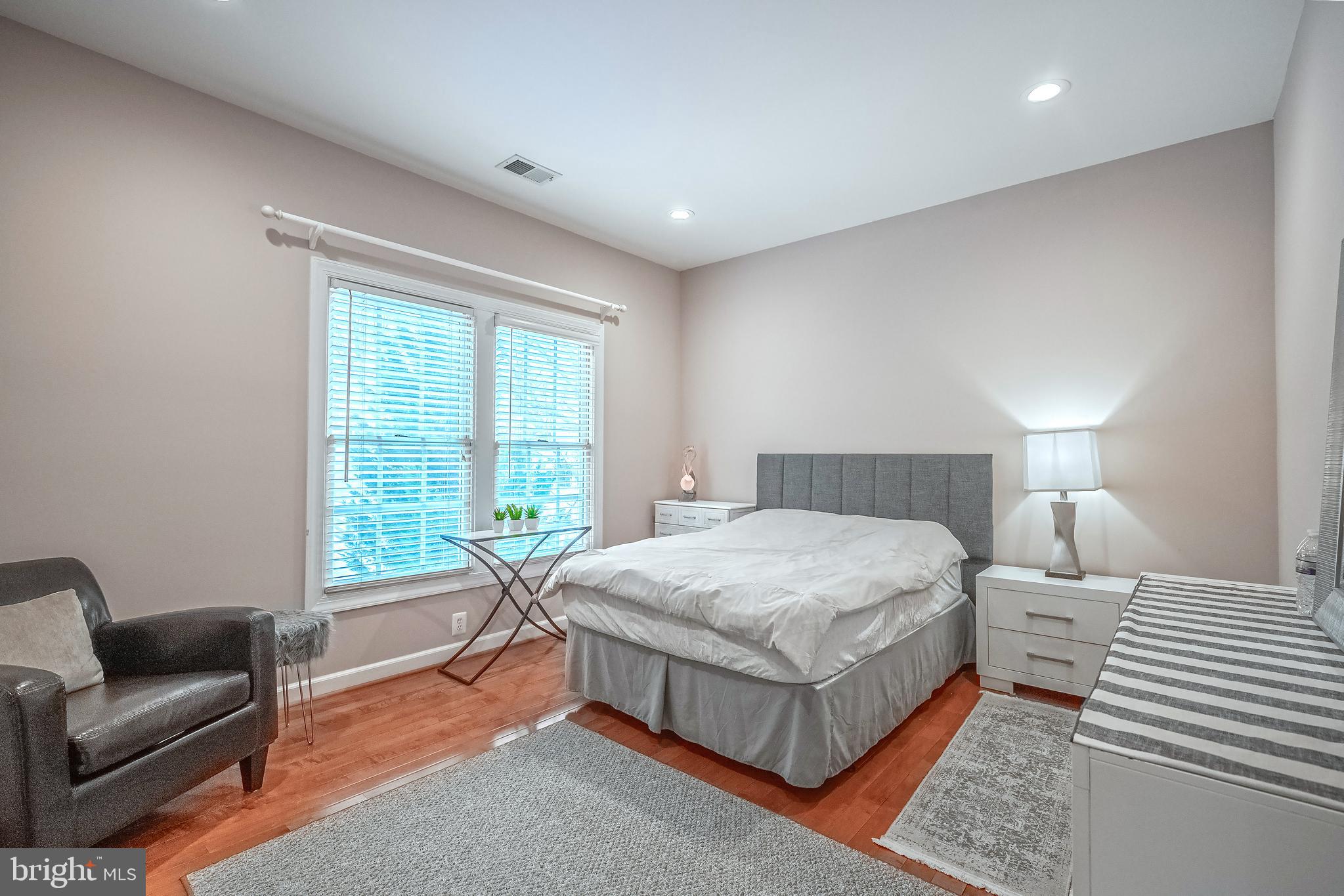 POTOMAC LAKES - Residential