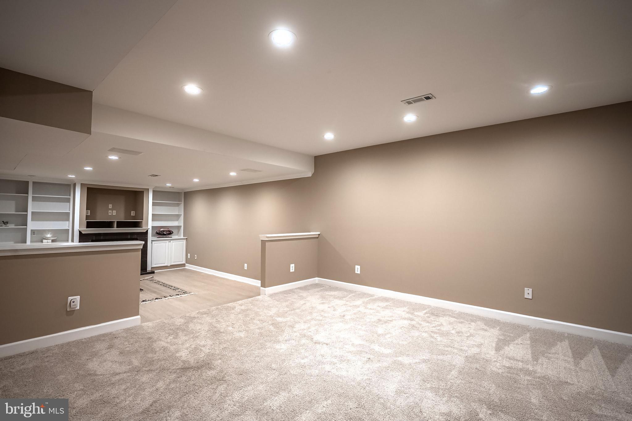 POTOMAC LAKES - Residential