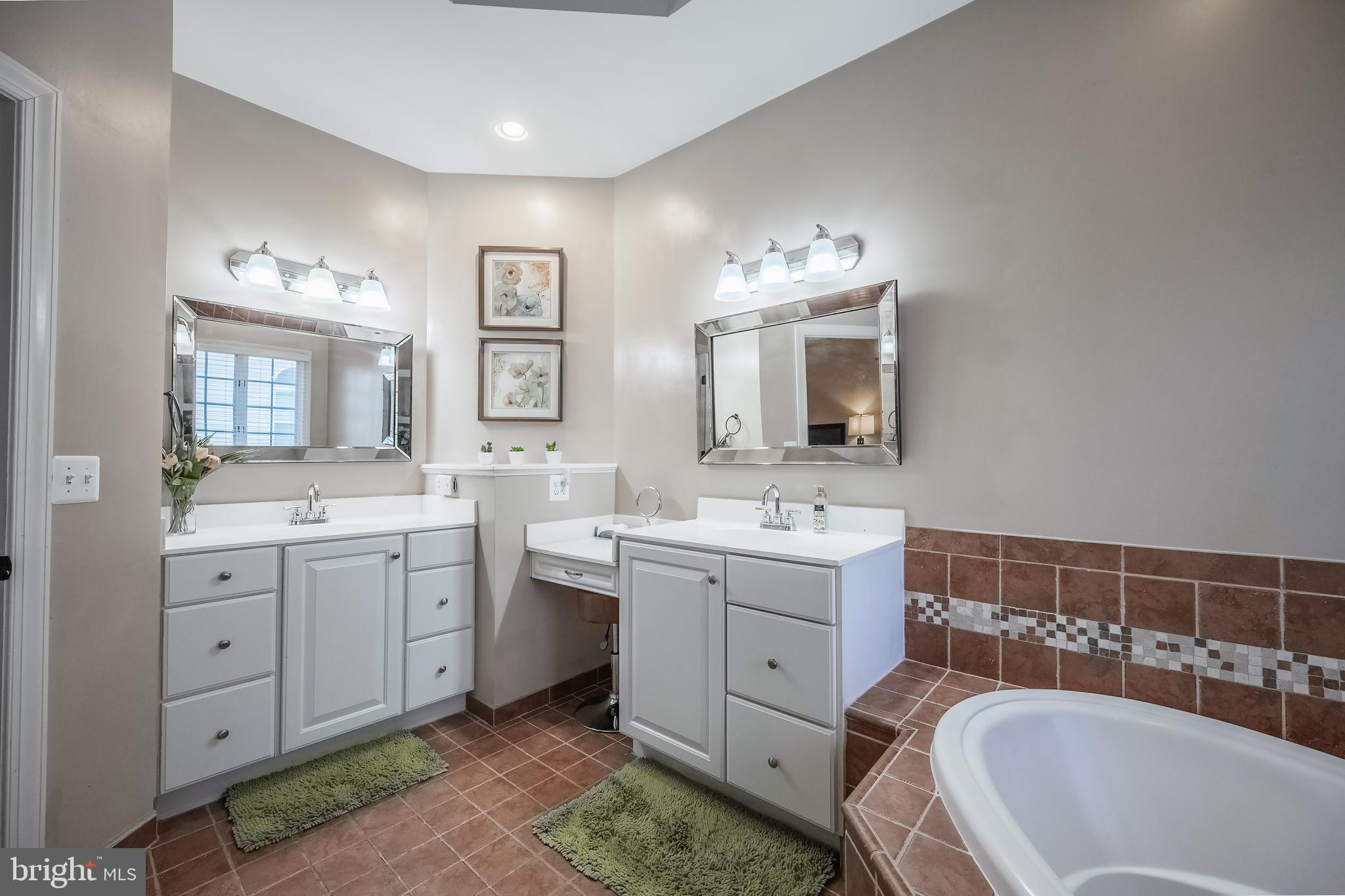 POTOMAC LAKES - Residential