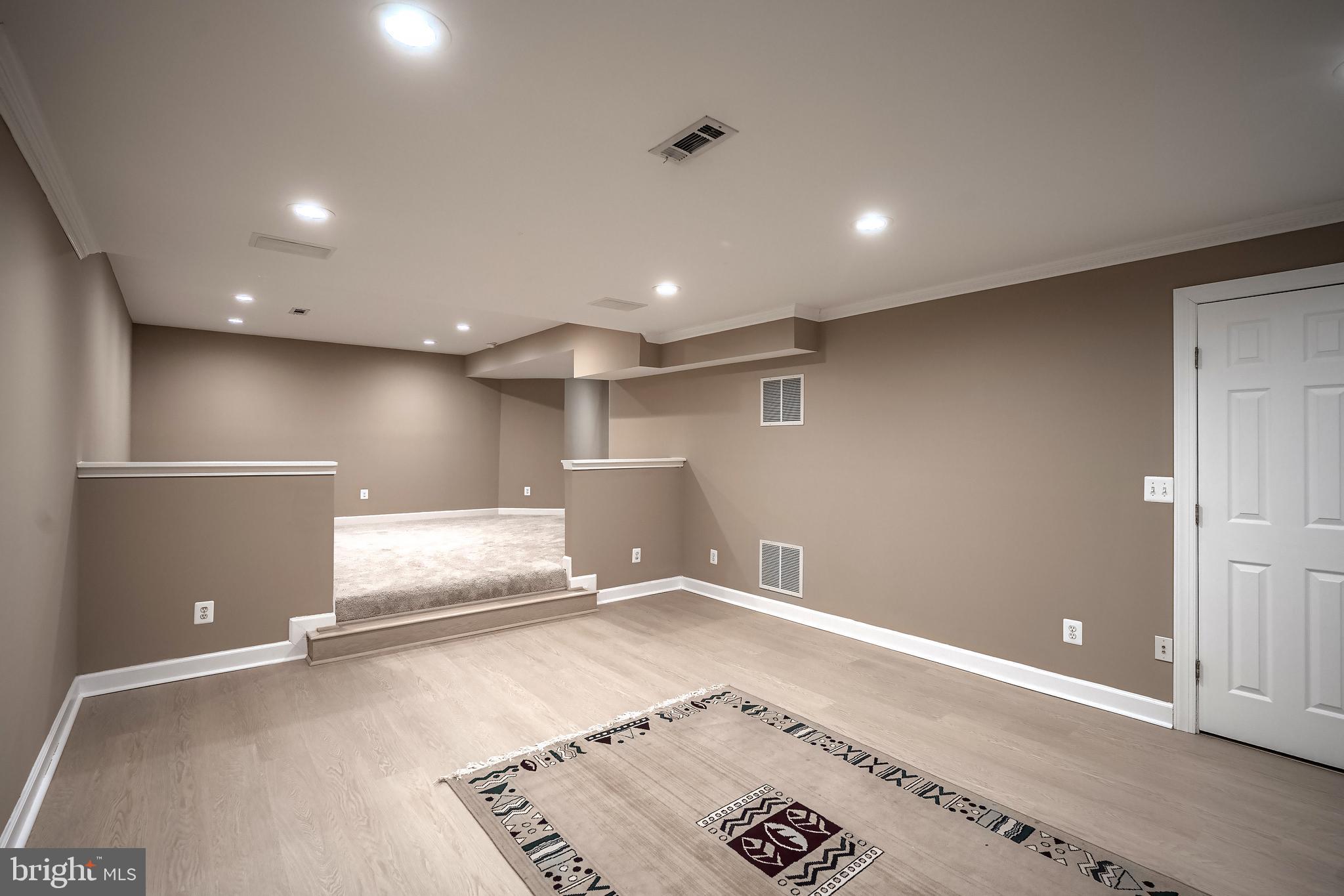 POTOMAC LAKES - Residential