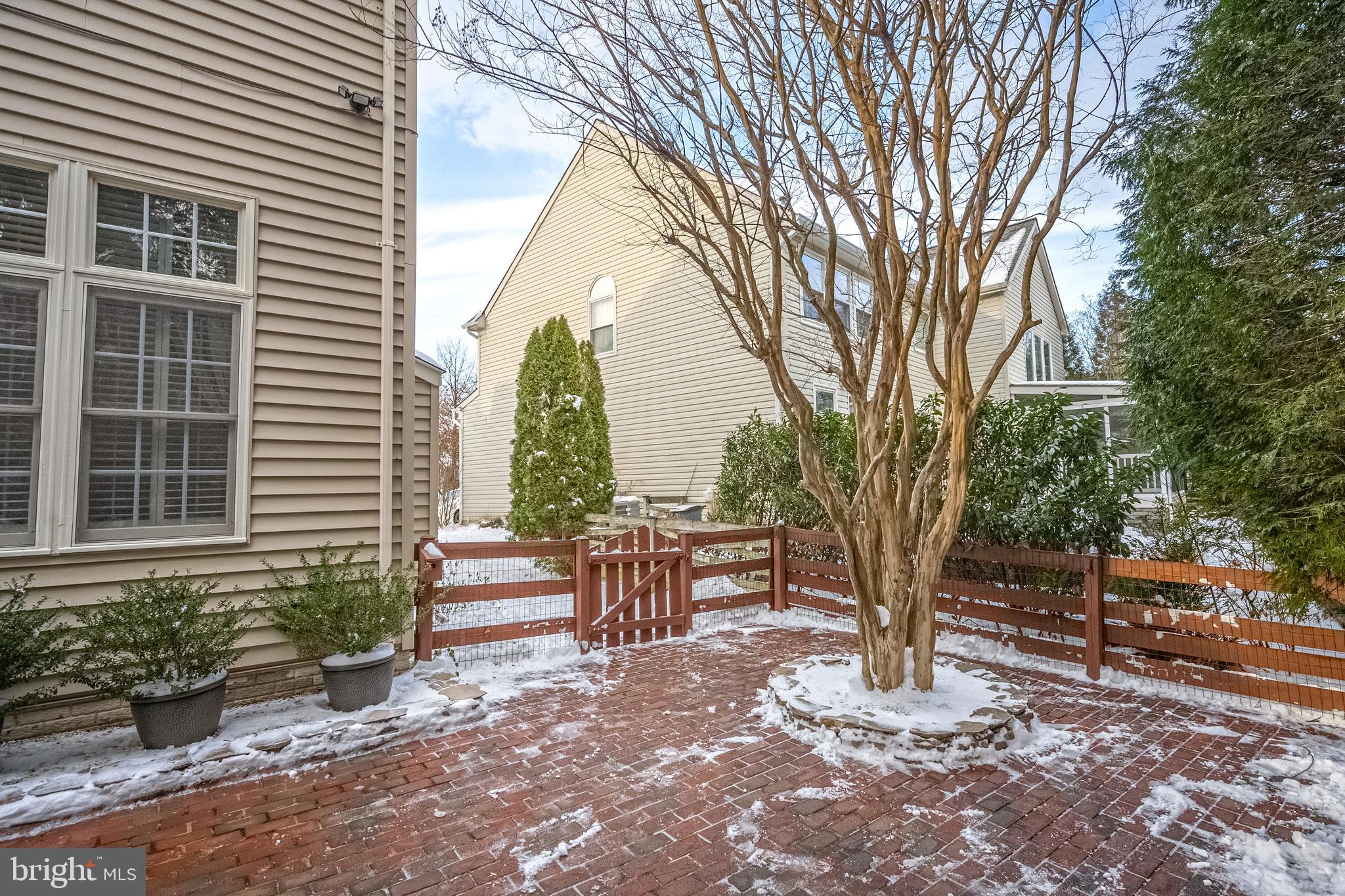 POTOMAC LAKES - Residential