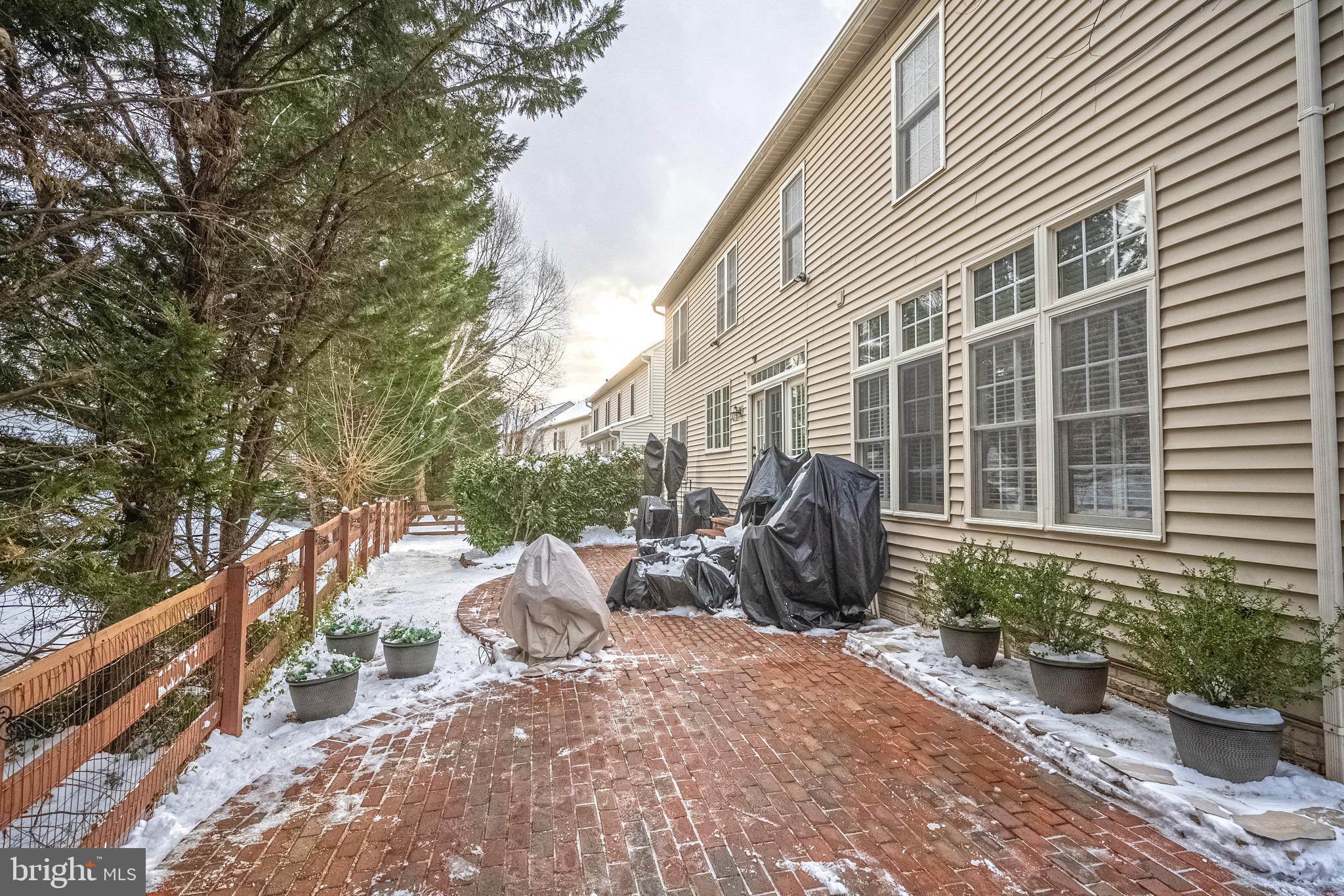 POTOMAC LAKES - Residential