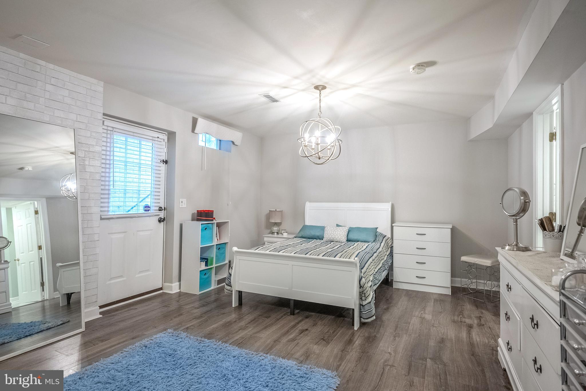 POTOMAC LAKES - Residential