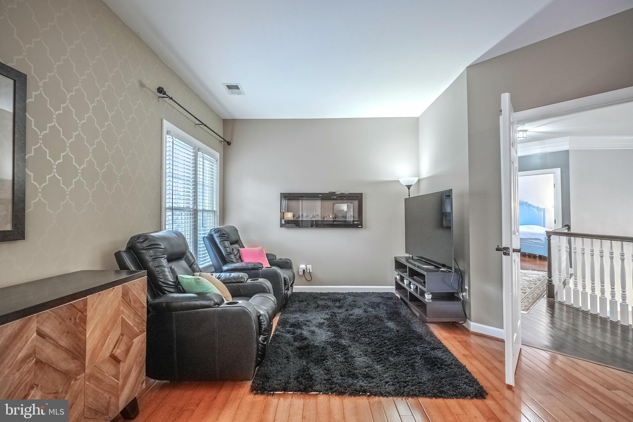 POTOMAC LAKES - Residential