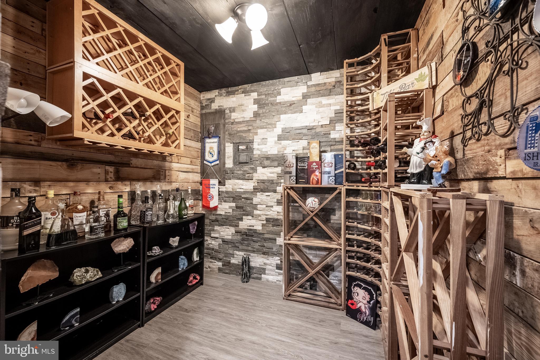 POTOMAC LAKES - Residential