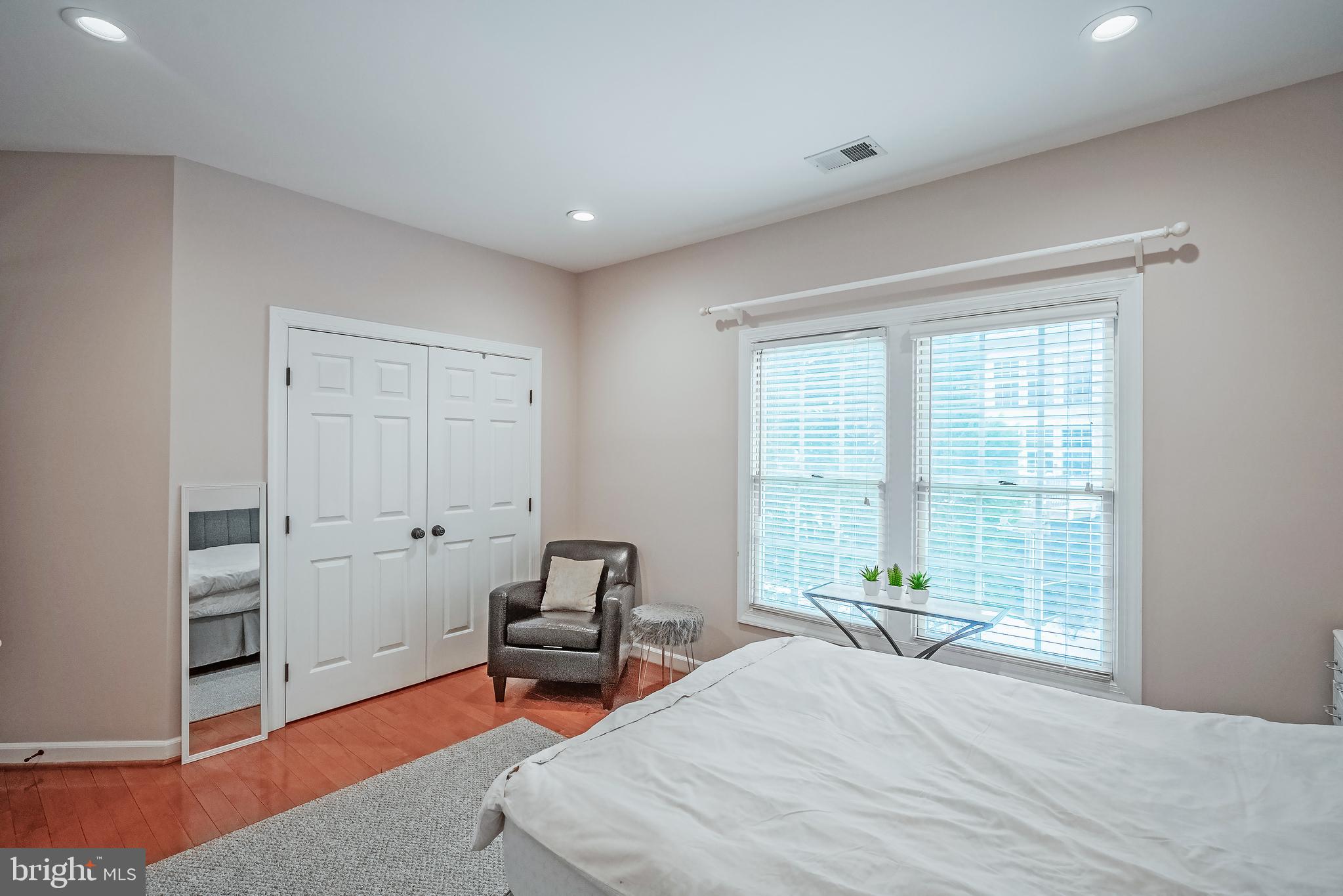 POTOMAC LAKES - Residential