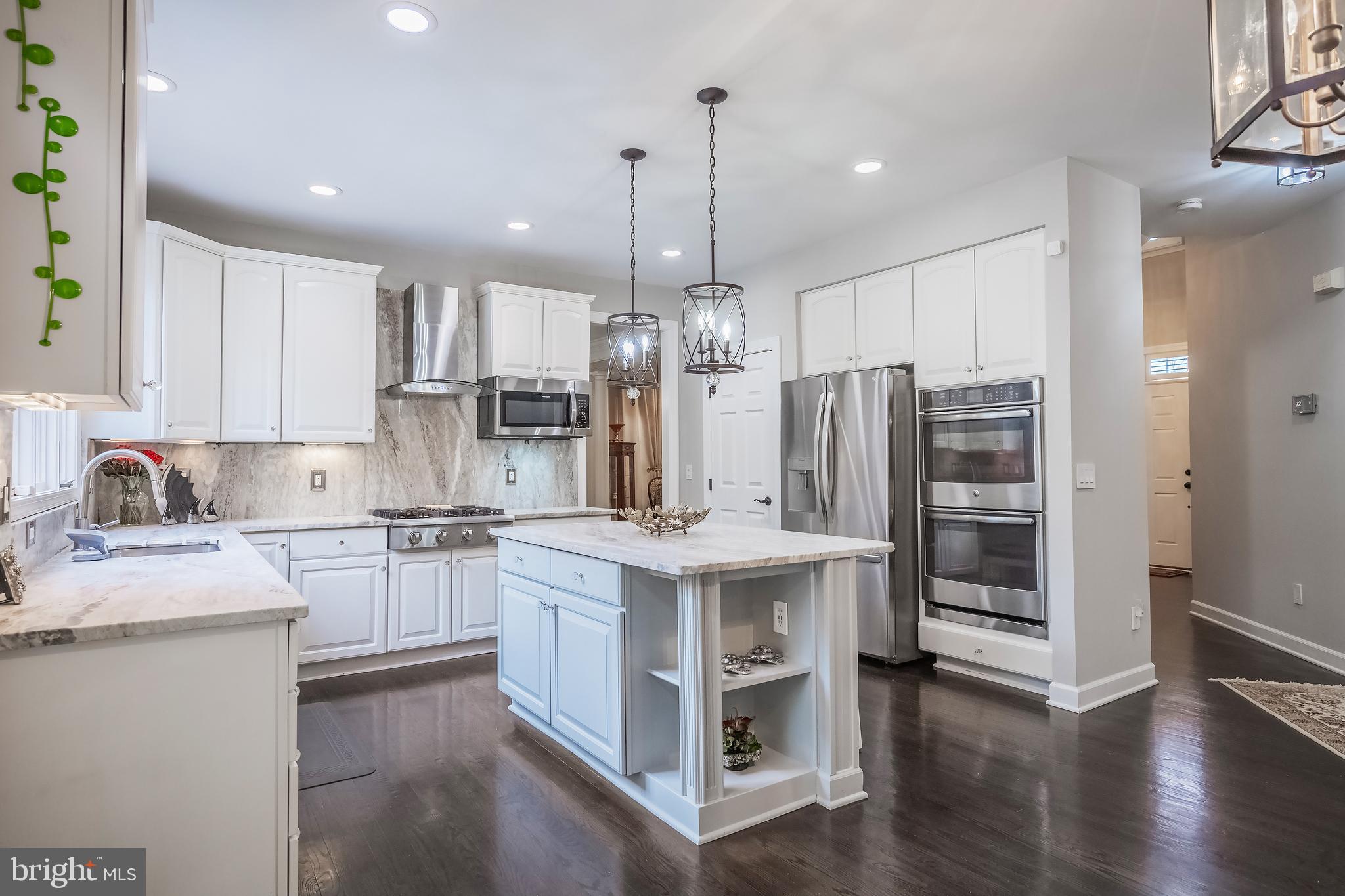 POTOMAC LAKES - Residential