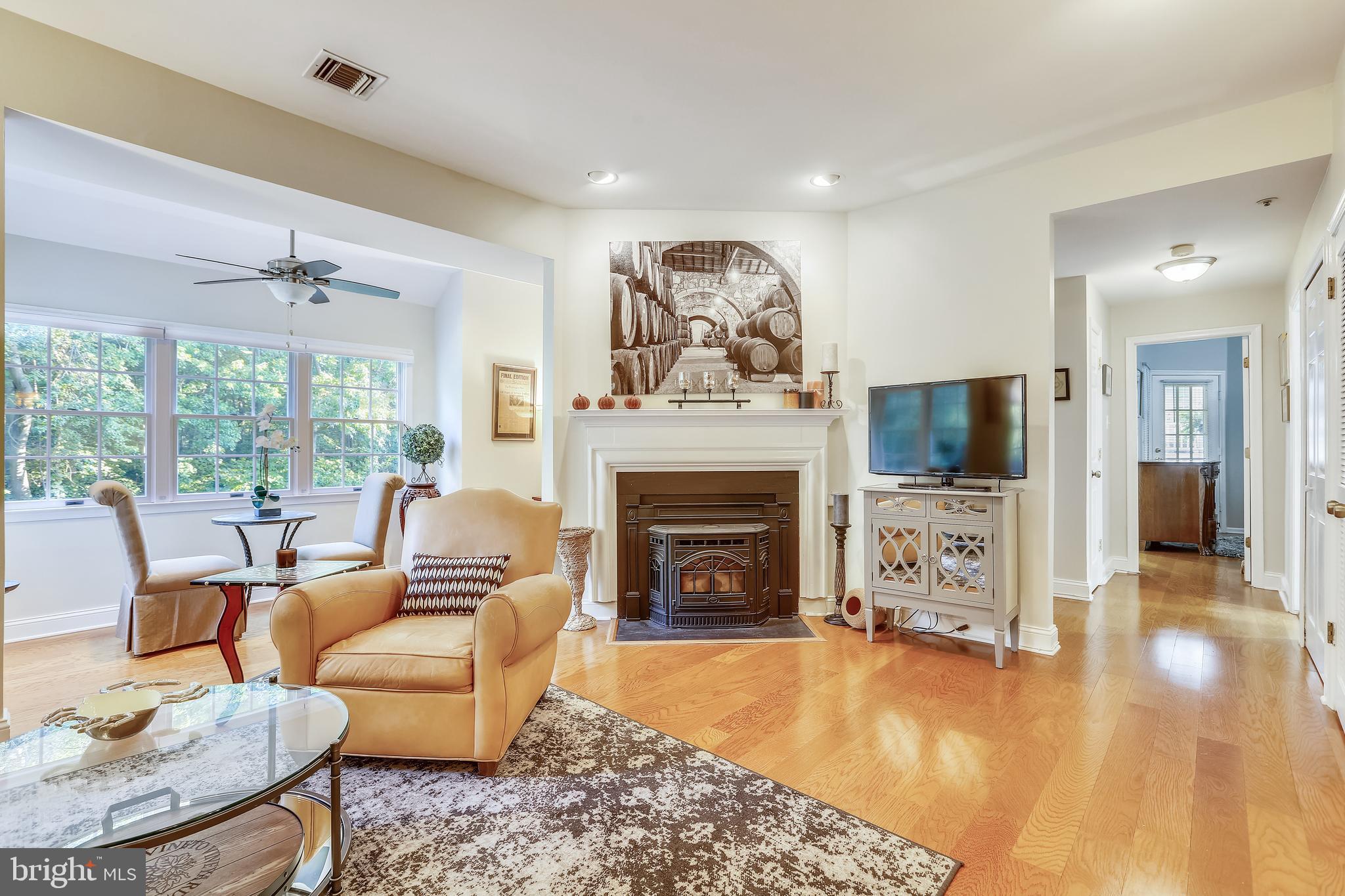 SUMMER PLACE AT RIVA TRACE - Residential