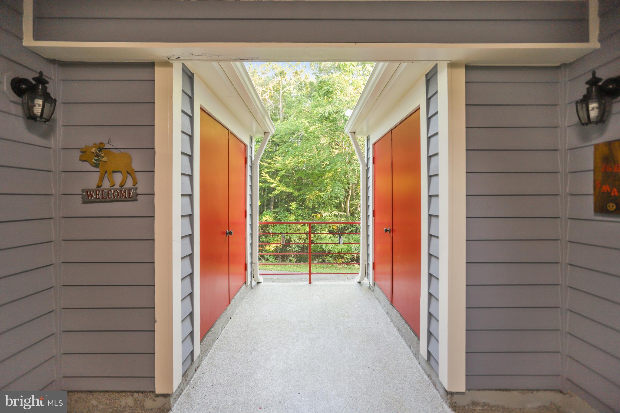 SUMMER PLACE AT RIVA TRACE - Residential