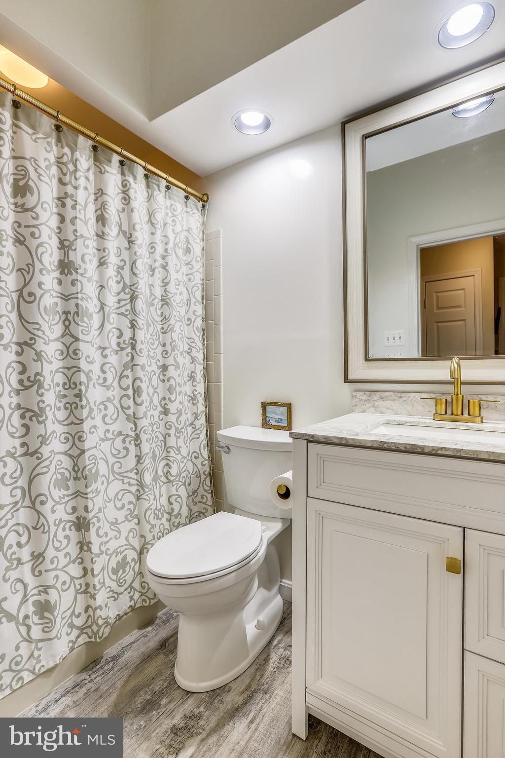 SUMMER PLACE AT RIVA TRACE - Residential