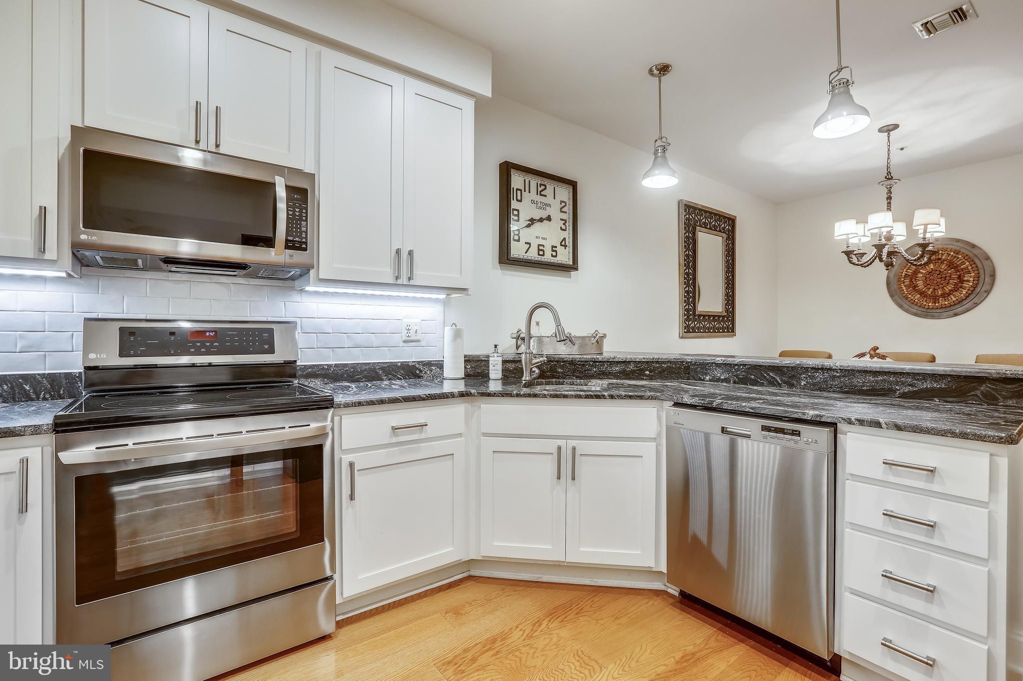 SUMMER PLACE AT RIVA TRACE - Residential