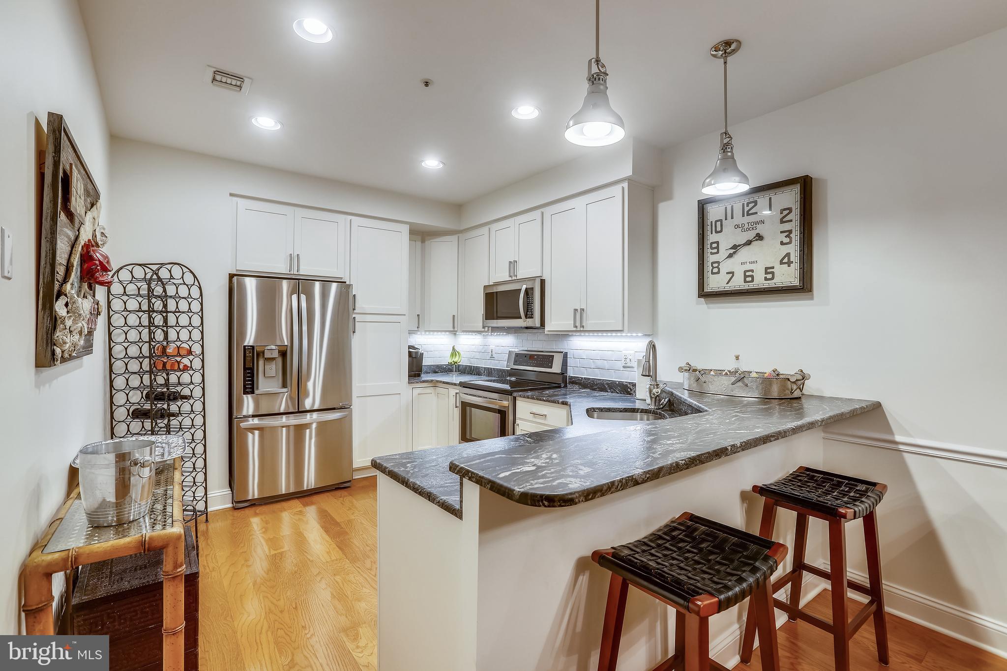 SUMMER PLACE AT RIVA TRACE - Residential