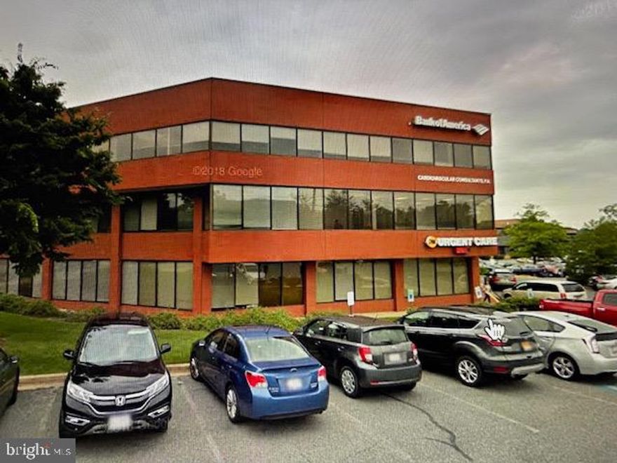 1413 sq ft medical office space on the fist (entry) level