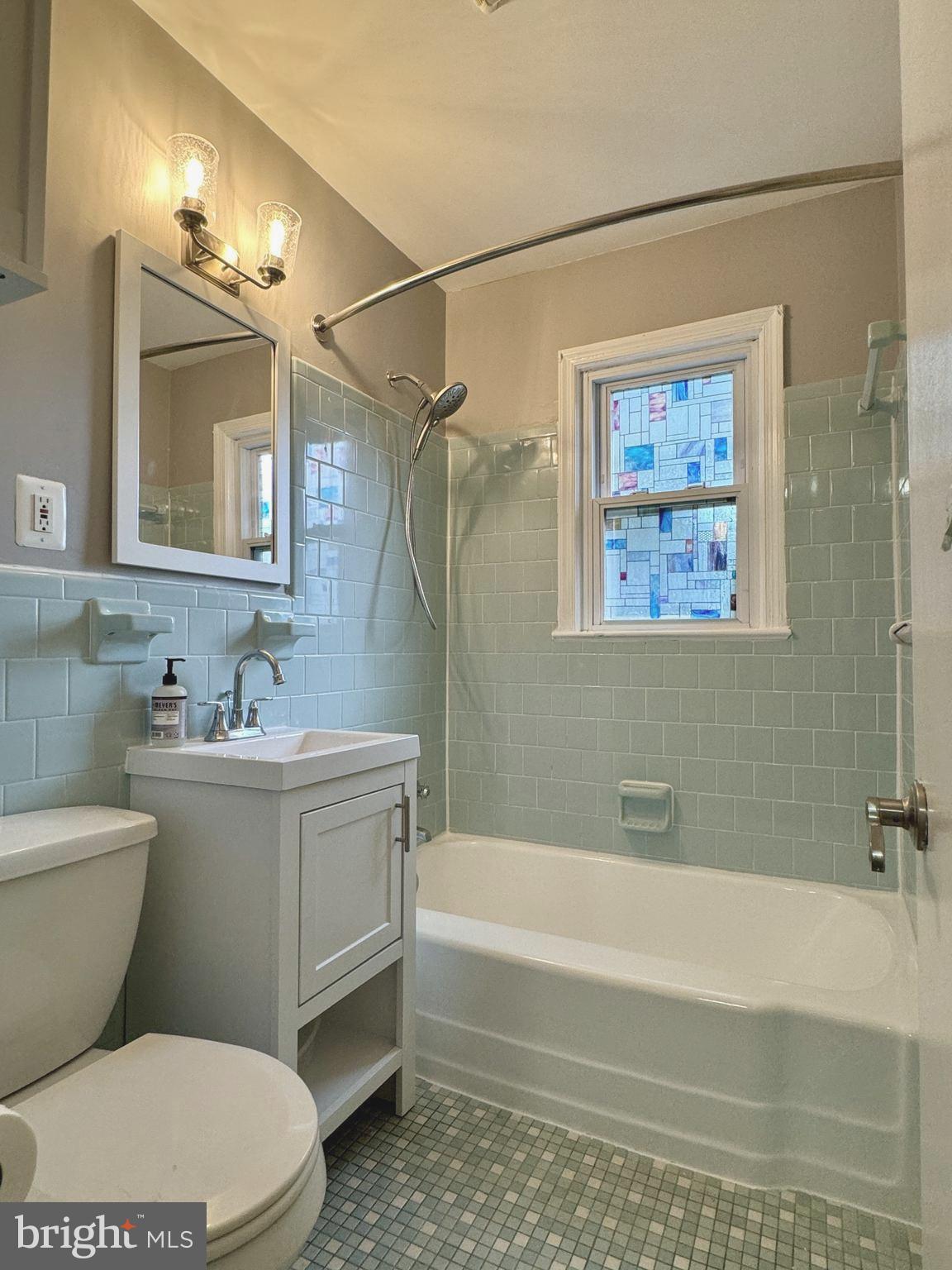 BROYHILL PARK - Residential Lease