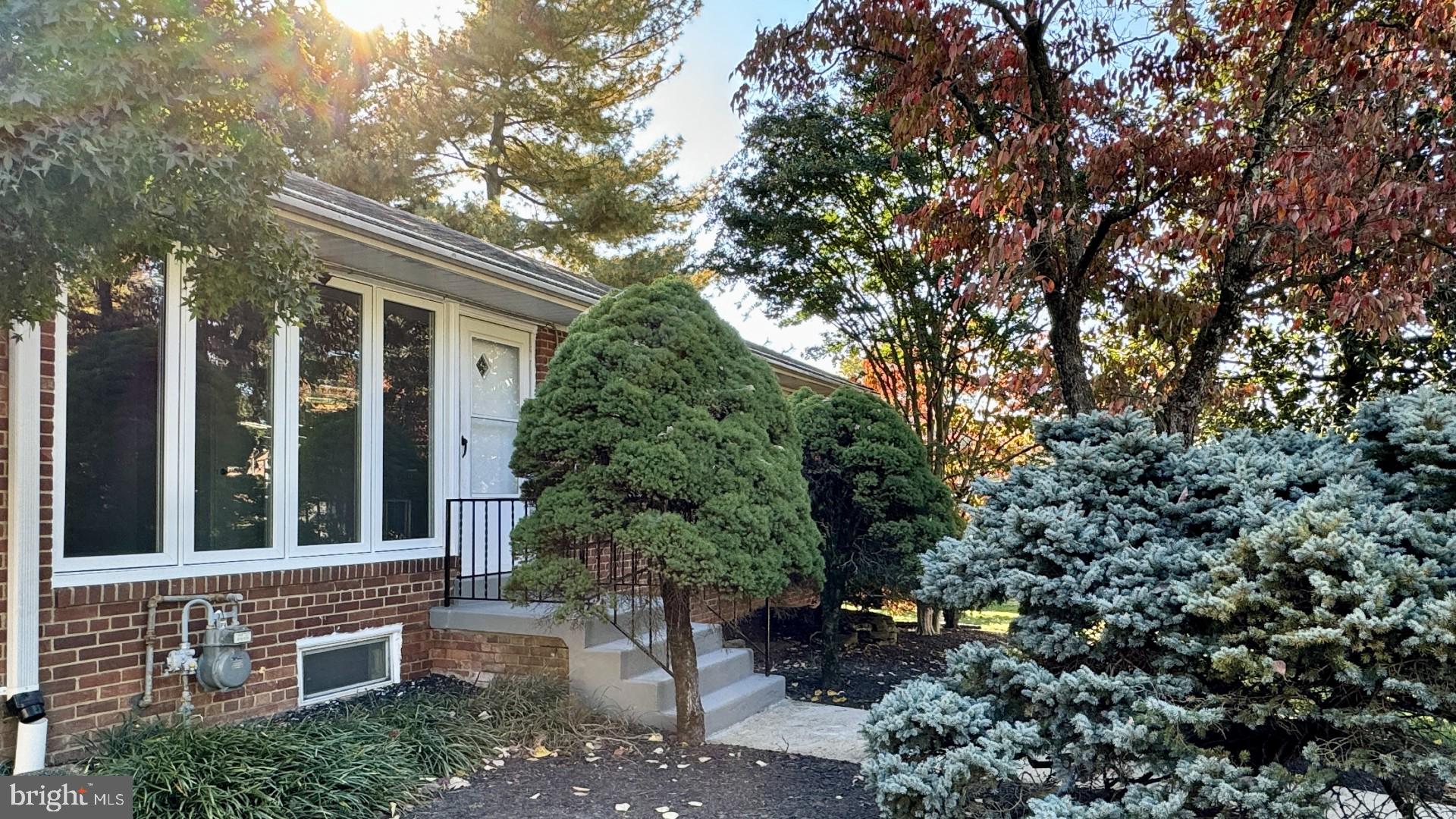 BROYHILL PARK - Residential Lease