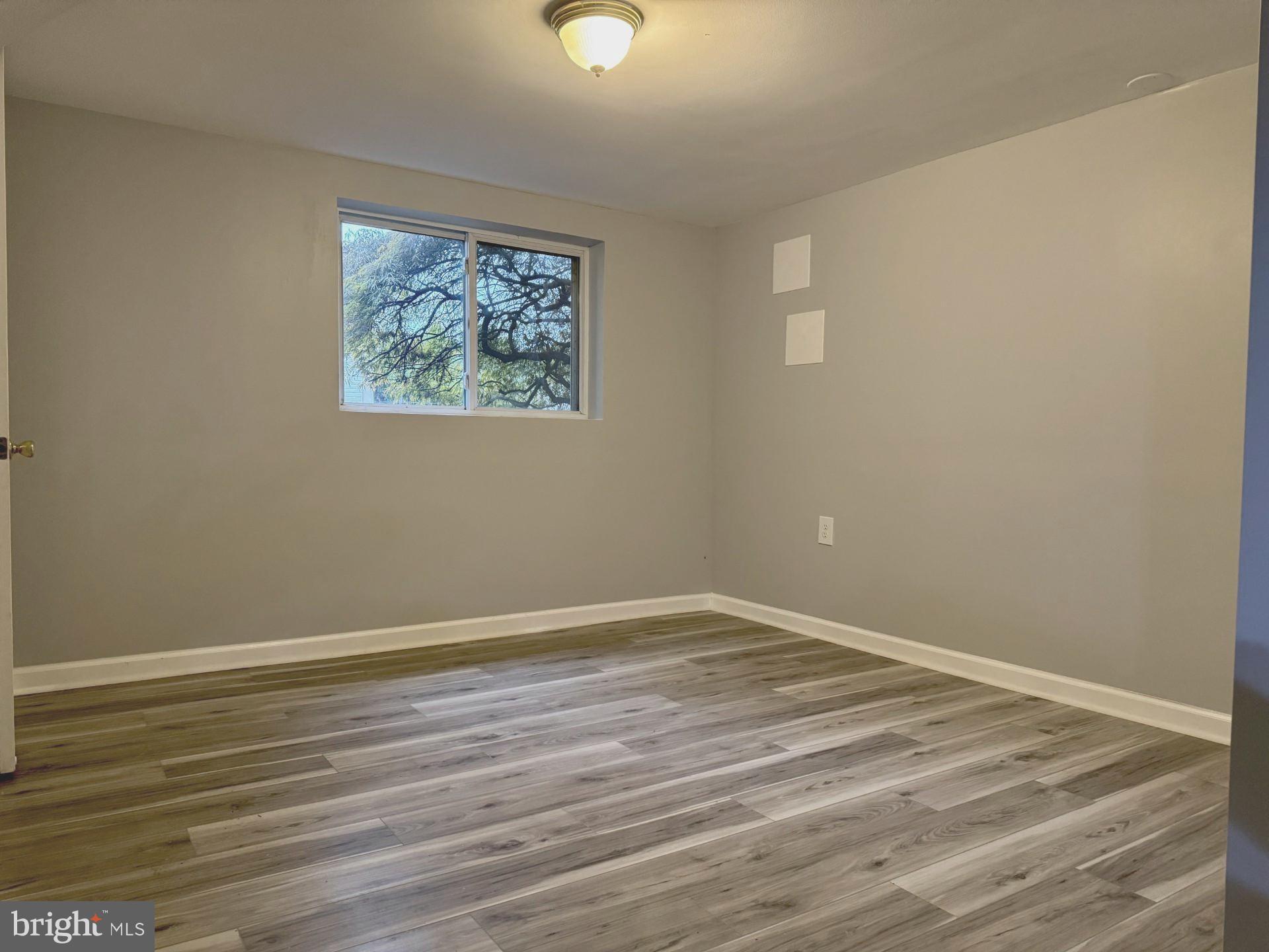 BROYHILL PARK - Residential Lease