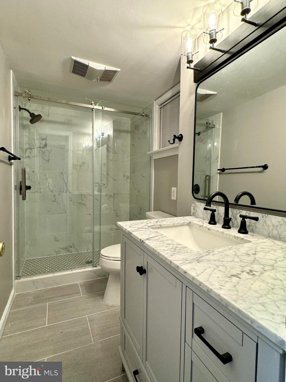 BROYHILL PARK - Residential Lease