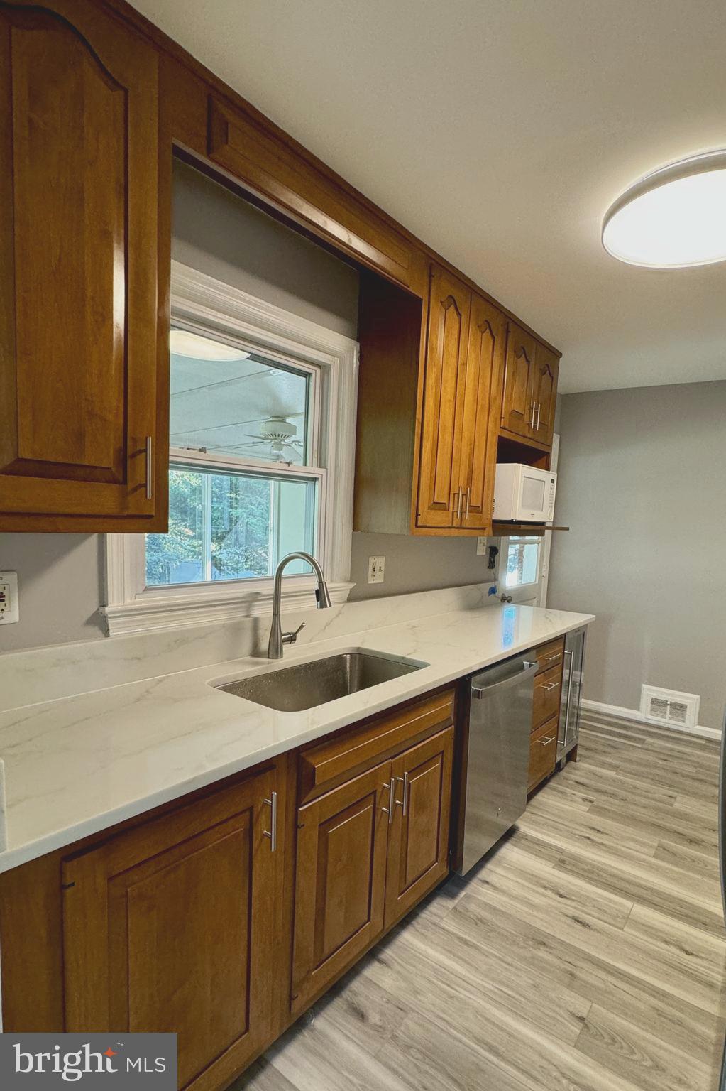 BROYHILL PARK - Residential Lease