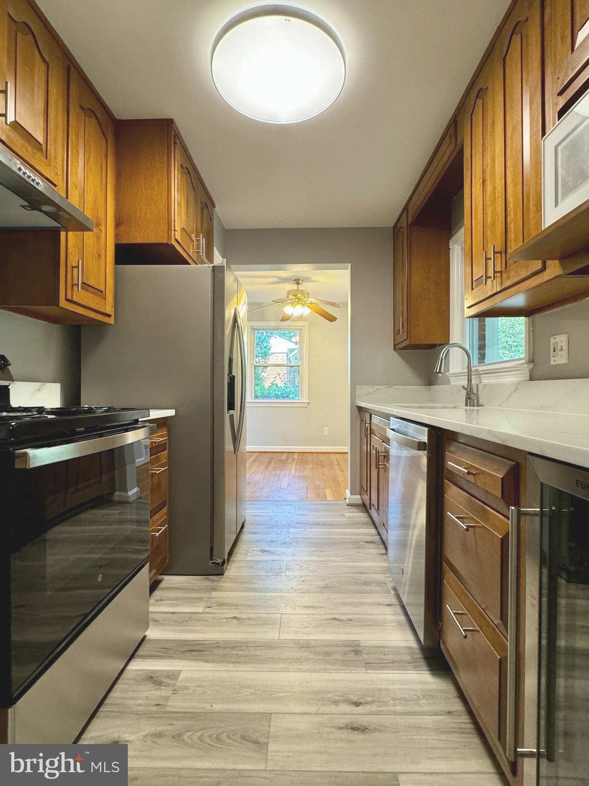 BROYHILL PARK - Residential Lease