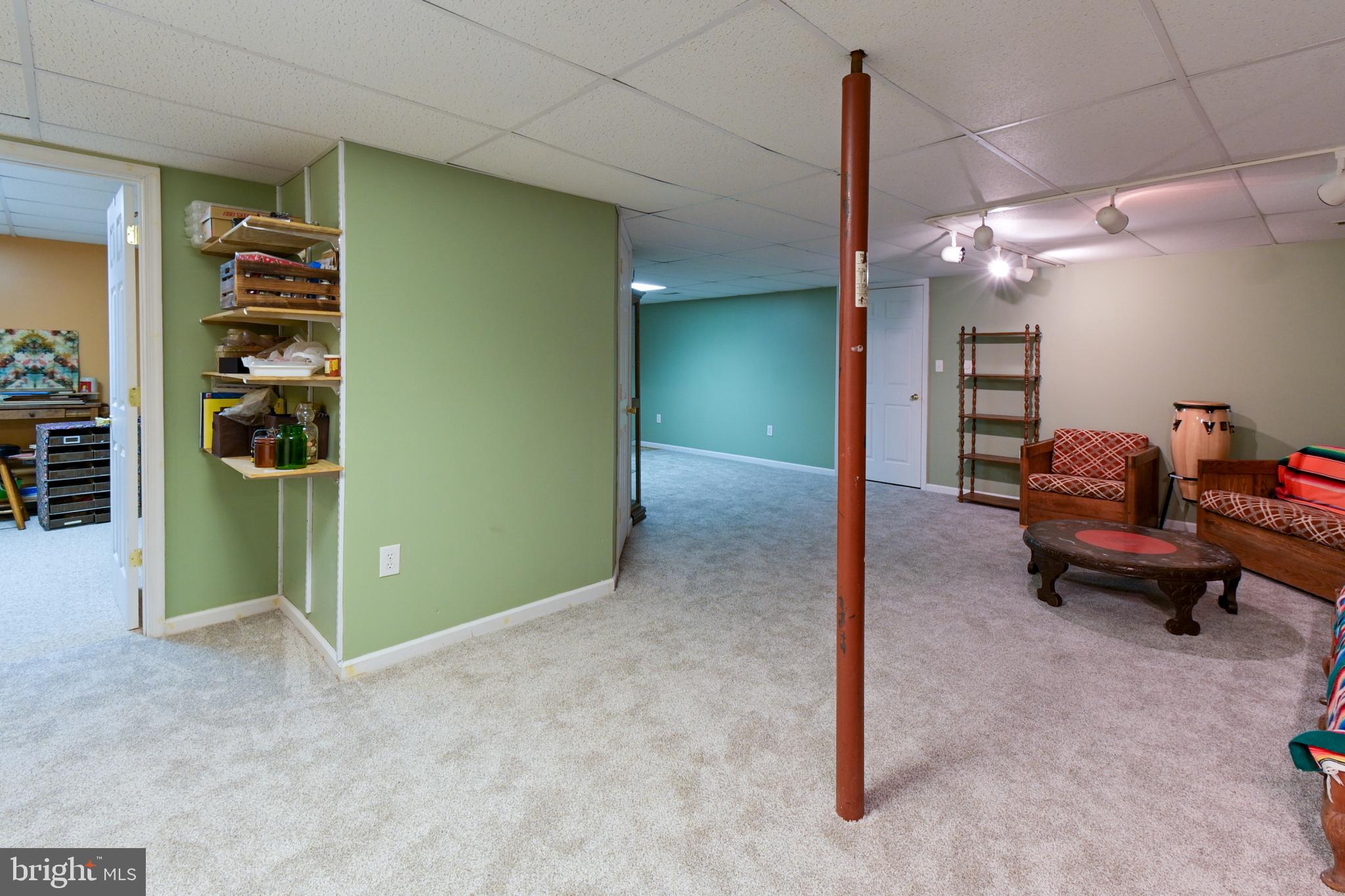 WALKER MANOR - Residential