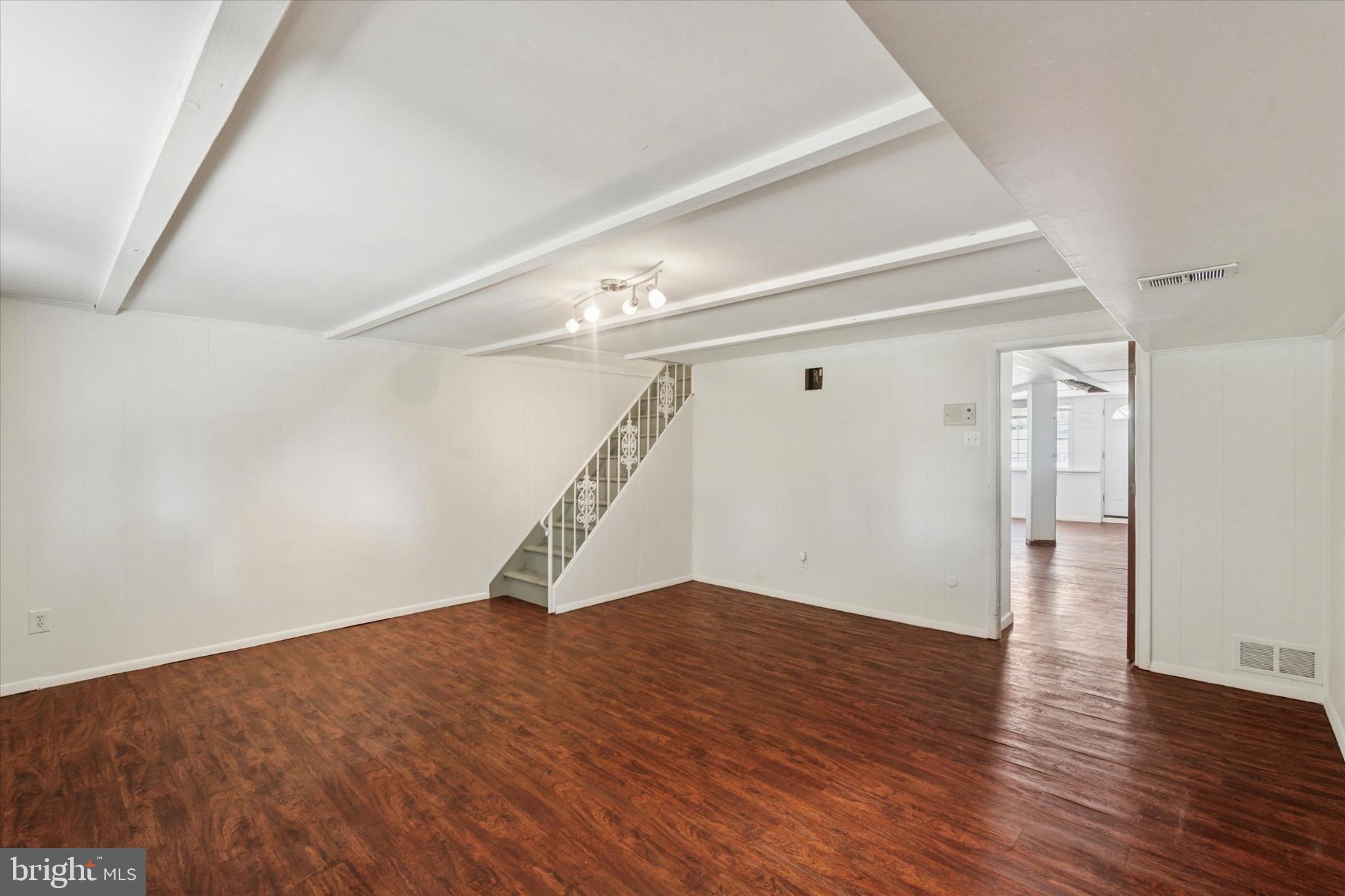 ROXBOROUGH - Residential