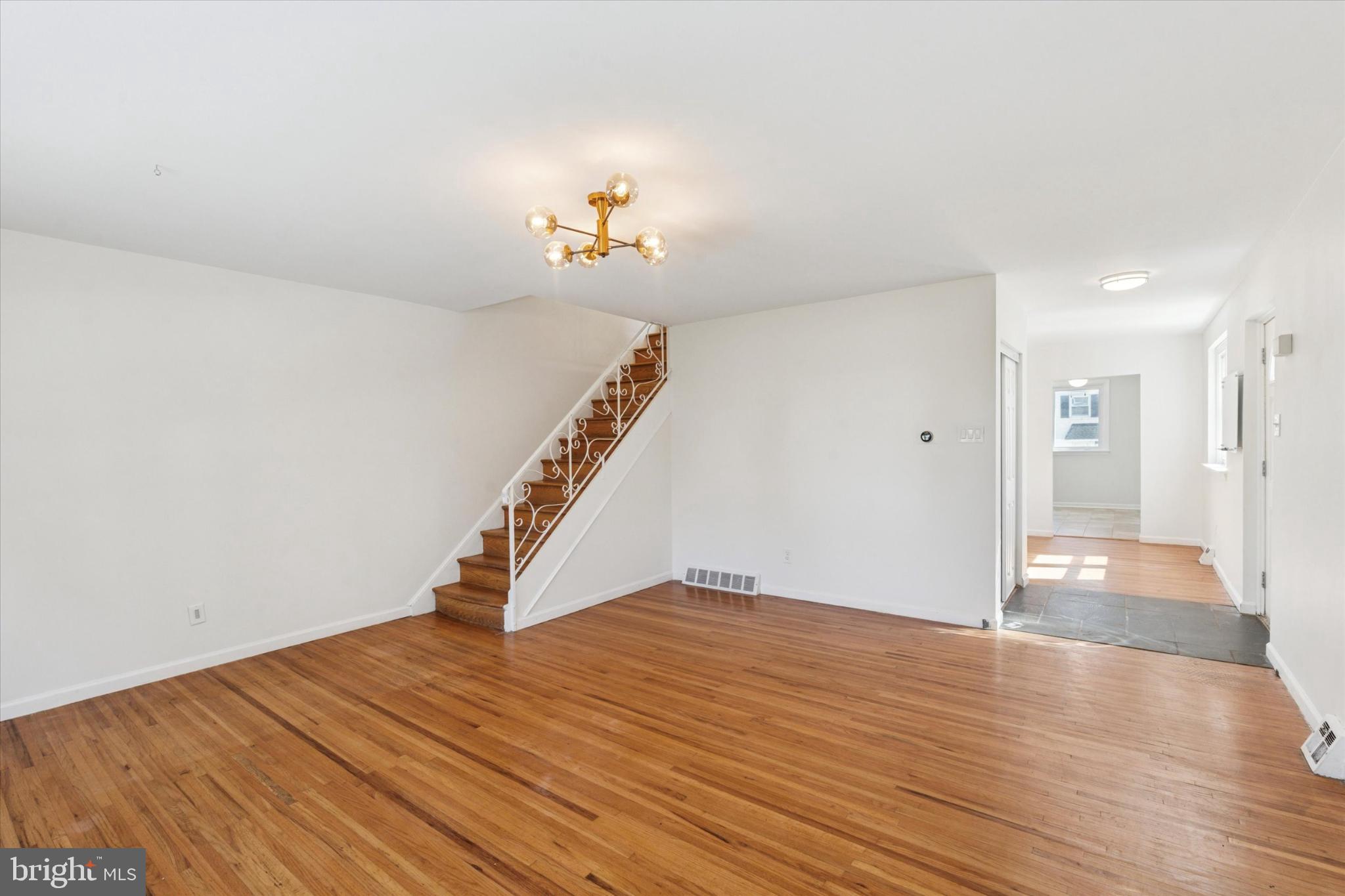 ROXBOROUGH - Residential