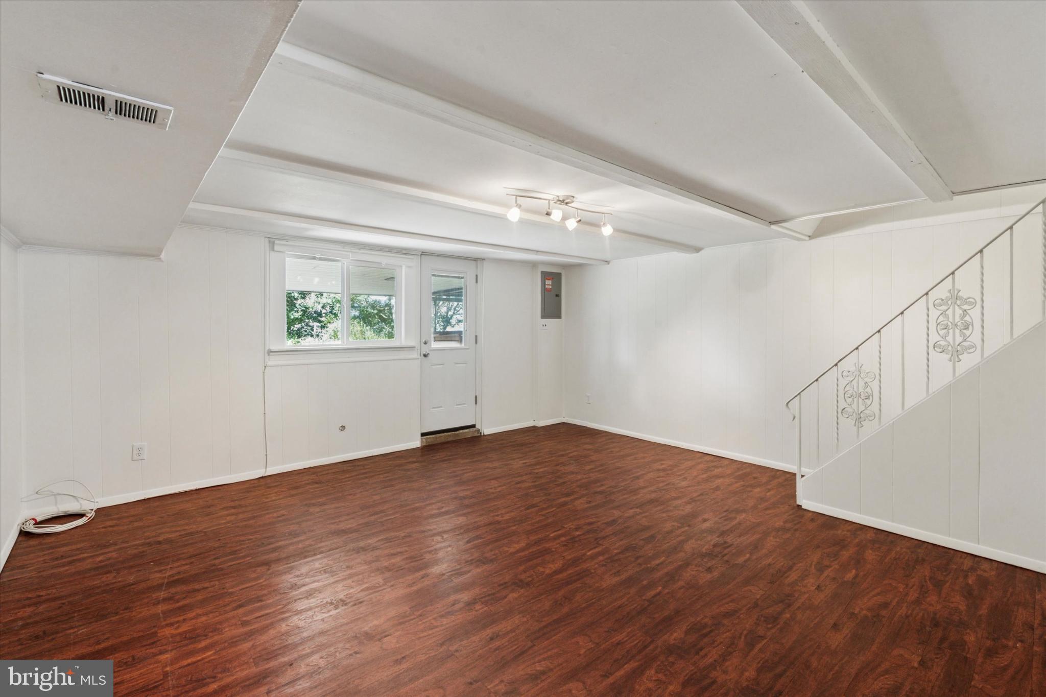 ROXBOROUGH - Residential