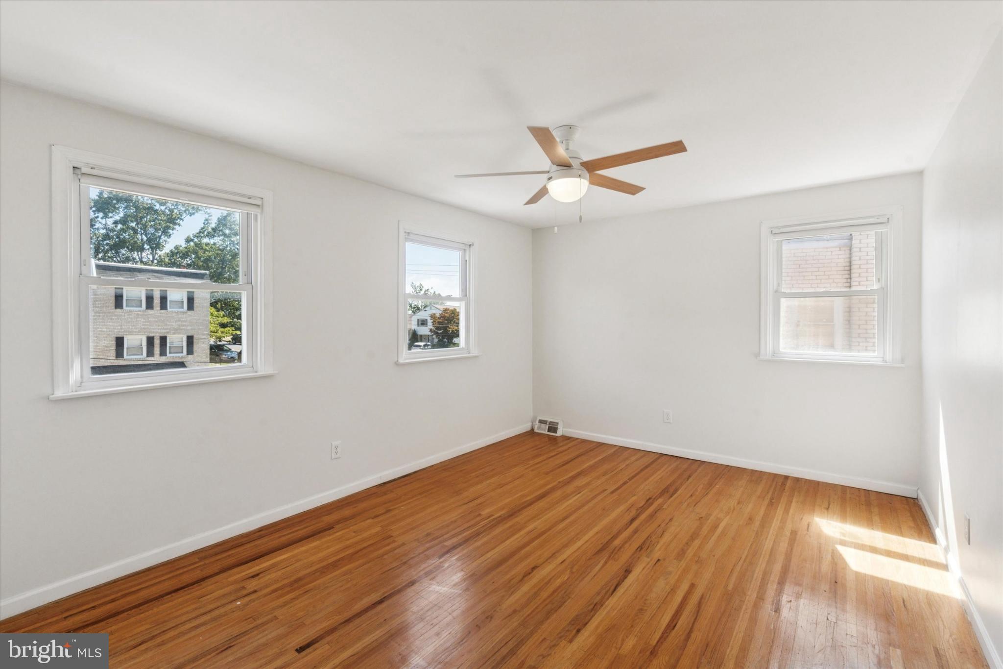 ROXBOROUGH - Residential