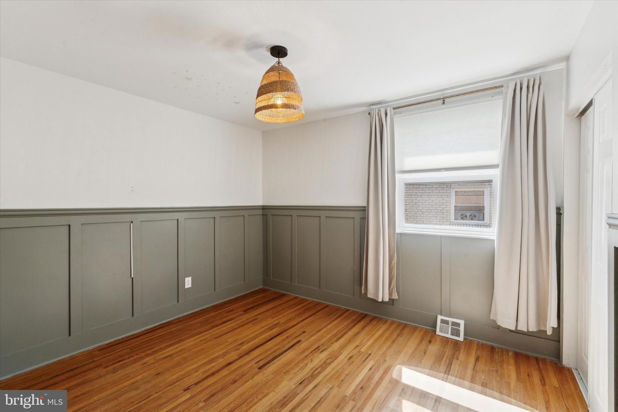 ROXBOROUGH - Residential