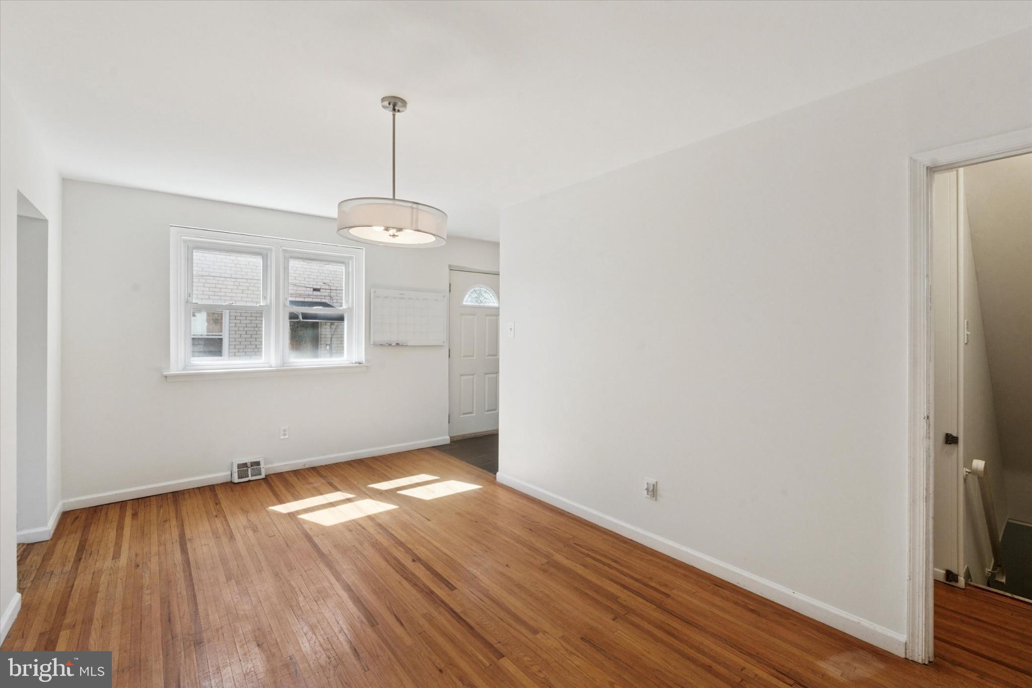 ROXBOROUGH - Residential