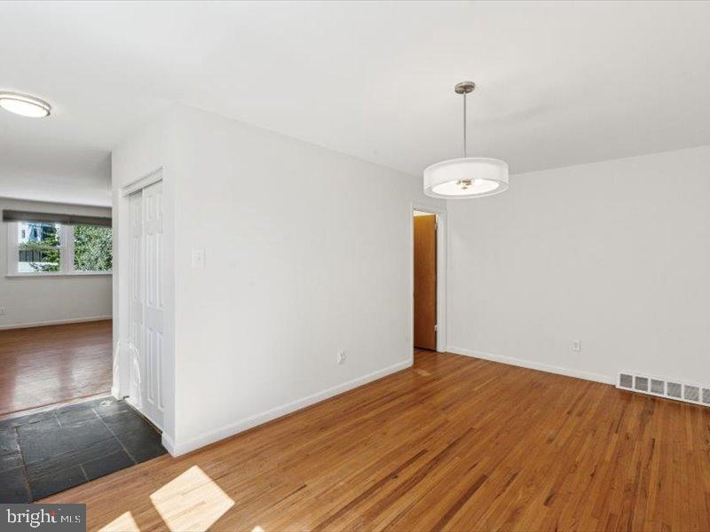 ROXBOROUGH - Residential