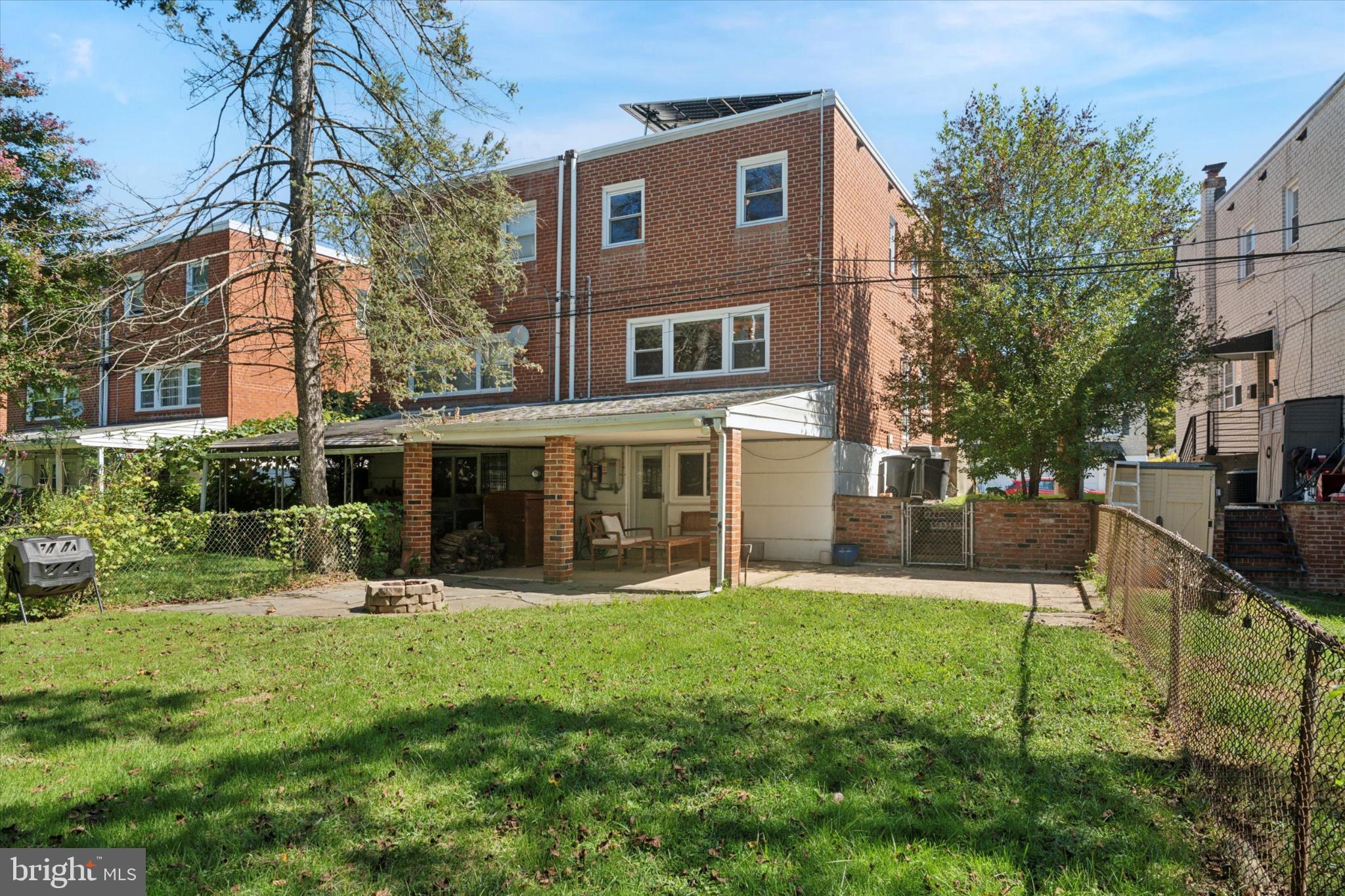 ROXBOROUGH - Residential